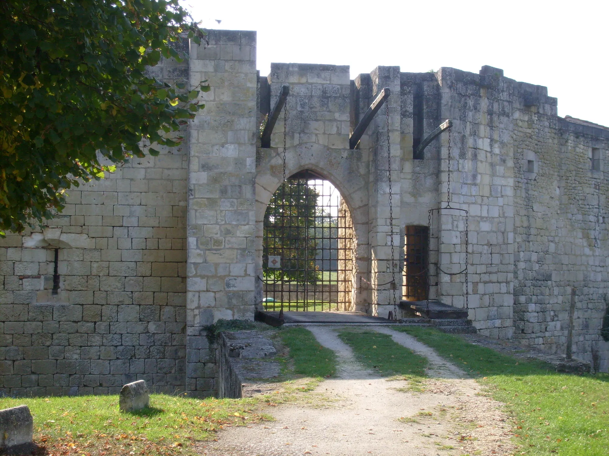 Photo showing: Château de Nieul-lès-Saintes