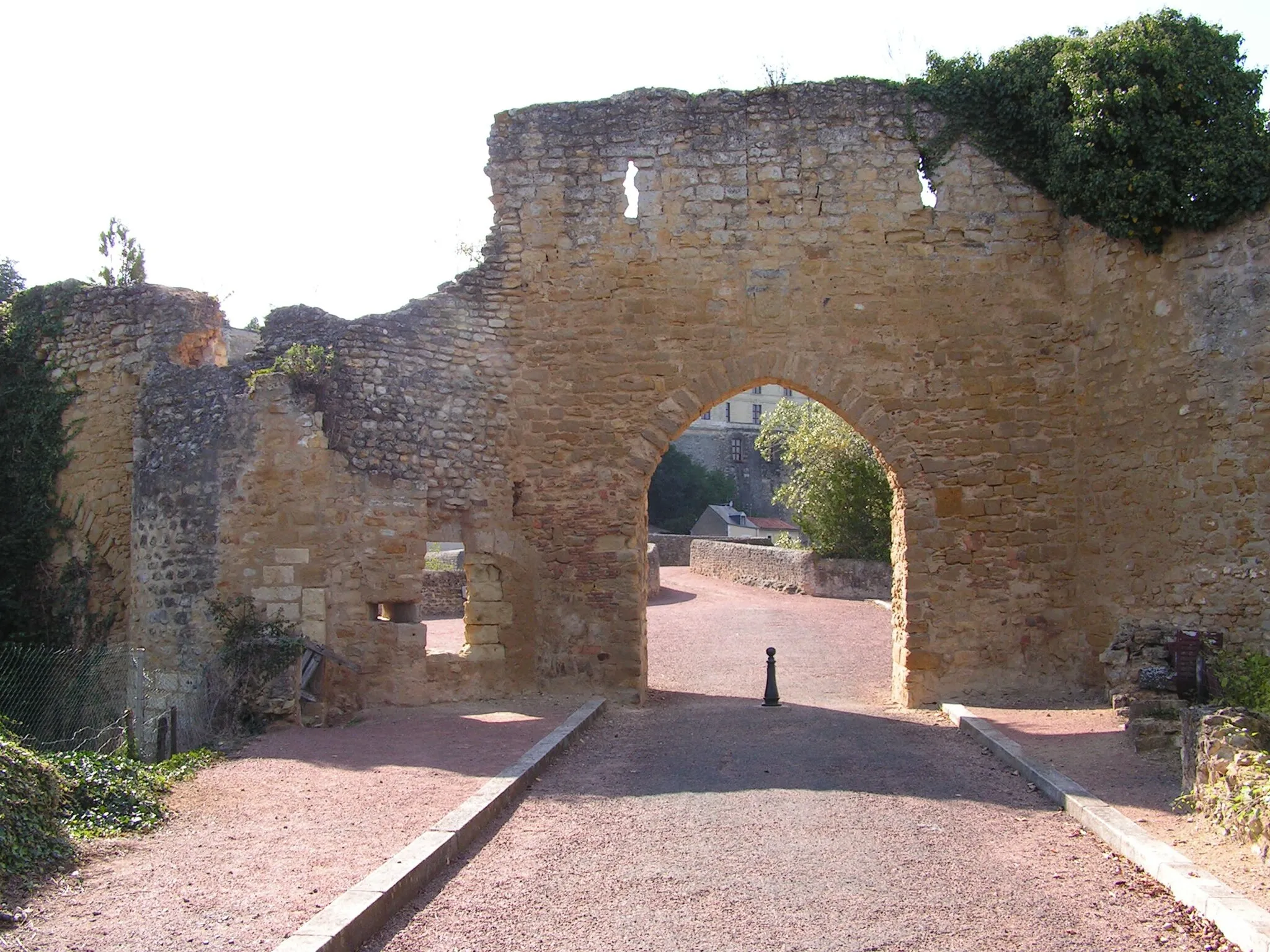 Photo showing: This building is classé au titre des monuments historiques de la France. It is indexed in the base Mérimée, a database of architectural heritage maintained by the French Ministry of Culture, under the reference PA00101390 .