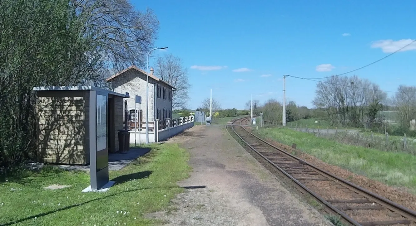 Photo showing: Photo de la petite gare de Prissé-la-Charrière