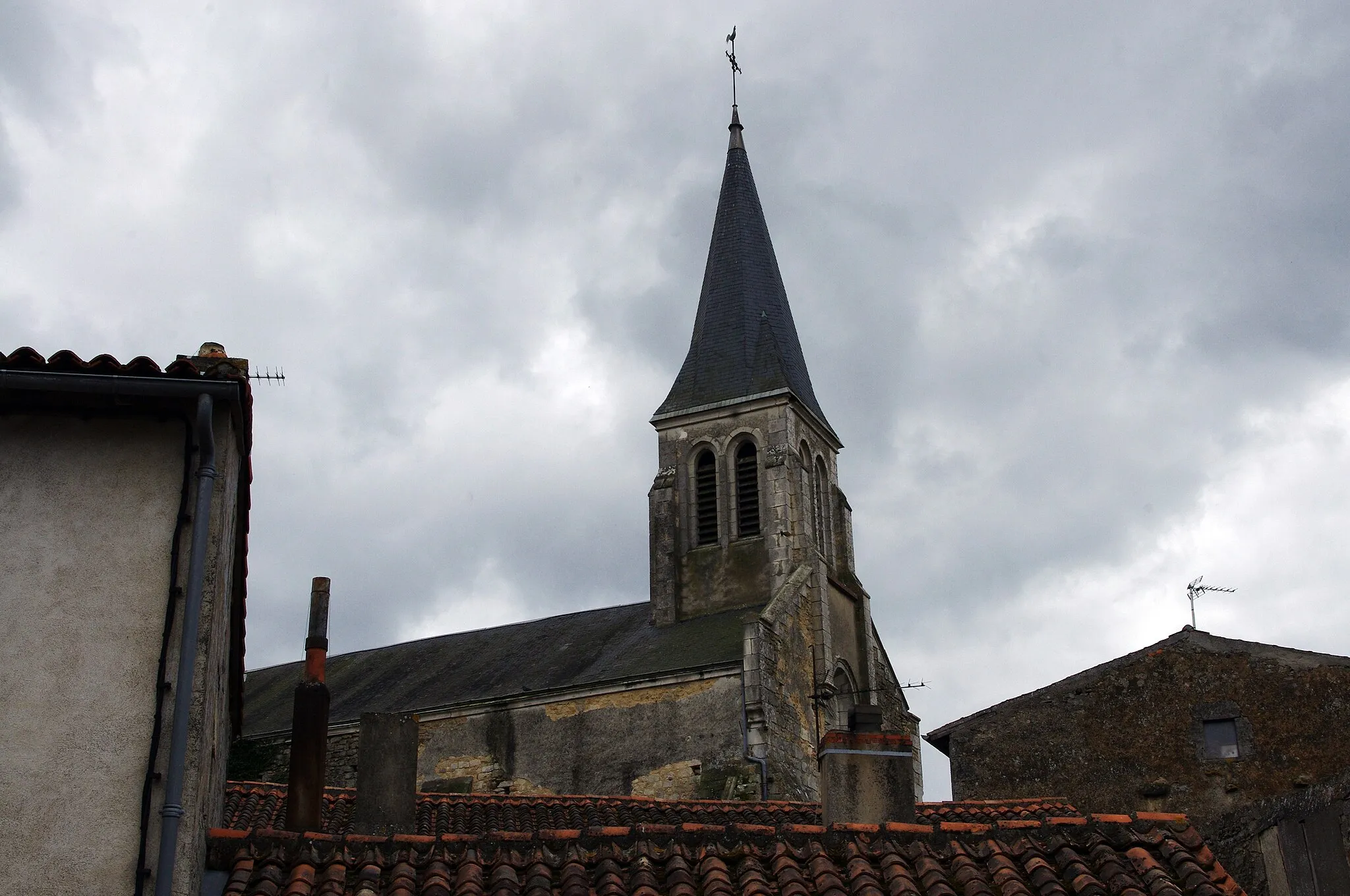 Photo showing: église paroissiale Notre-Dame de Gençay (Vienne)
