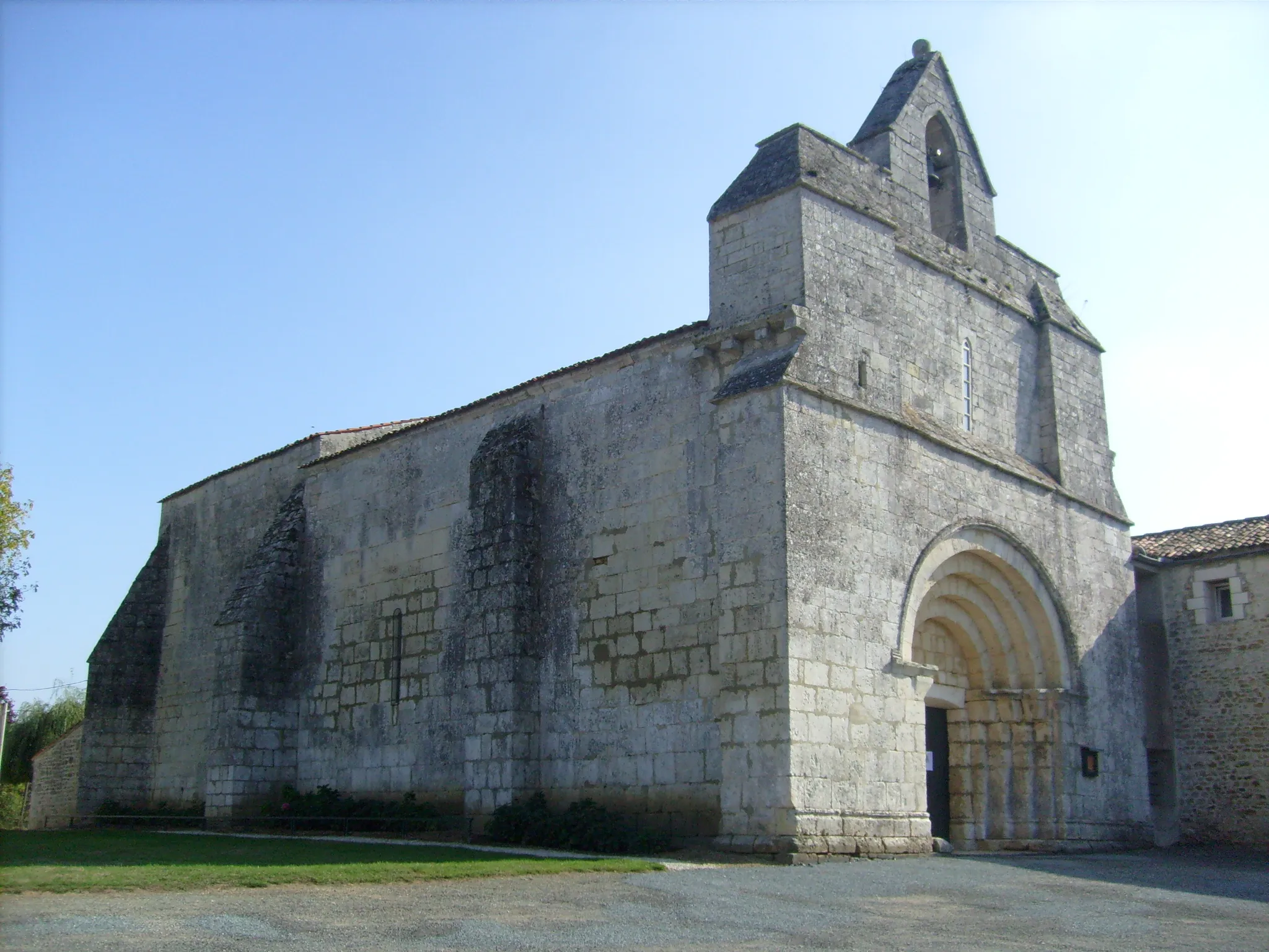 Photo showing: L'église de Luchat