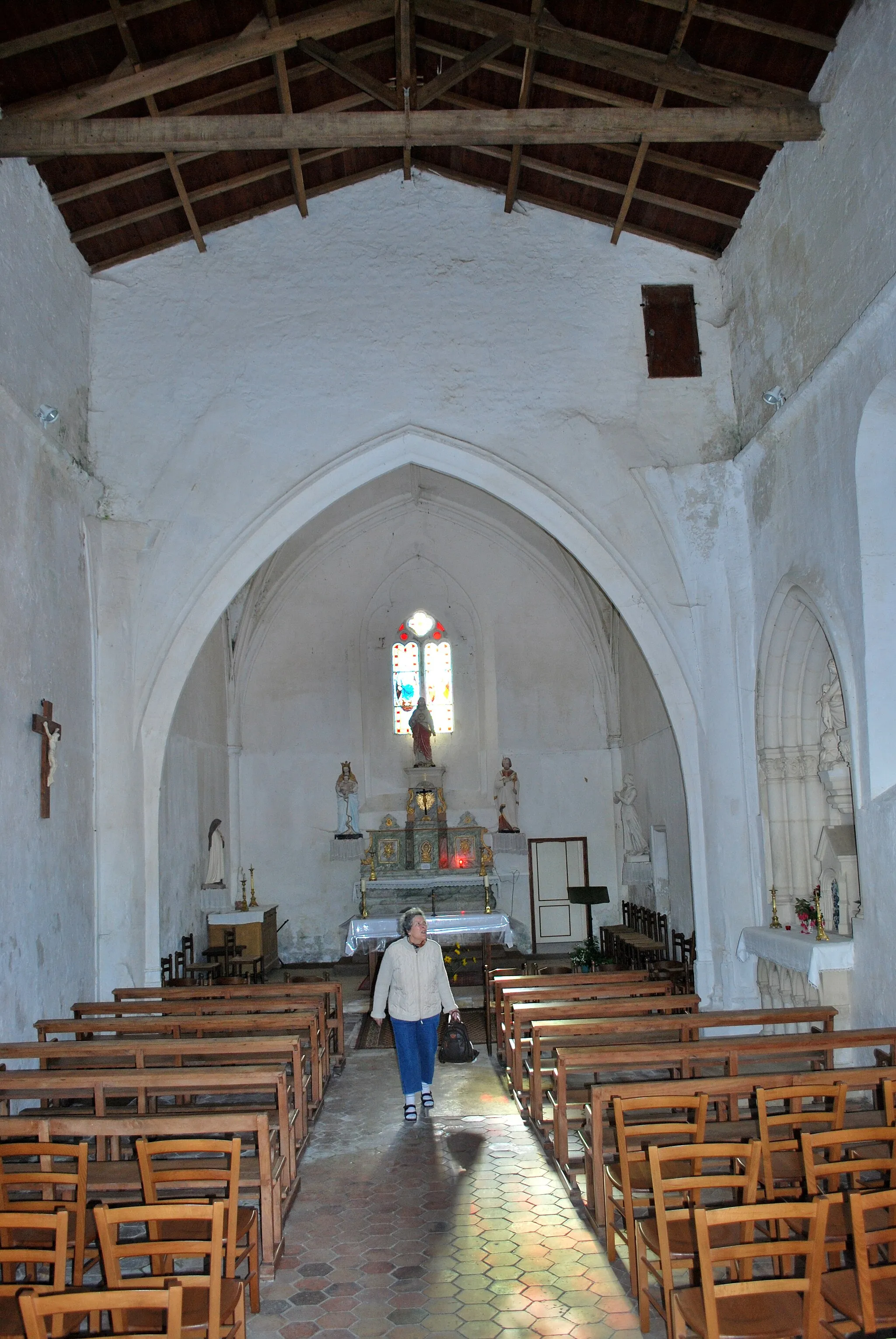 Photo showing: Luchat église Saint-Paterne Monument aux morts