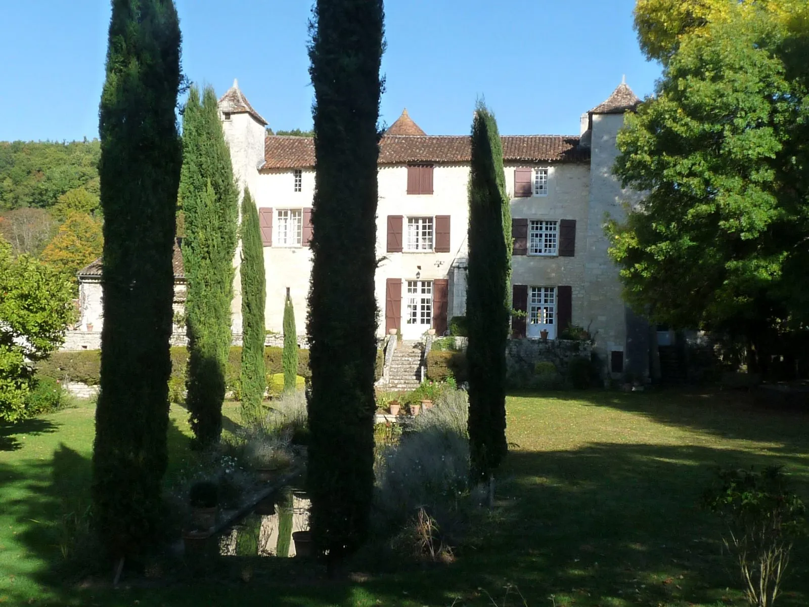 Photo showing: Entrée du logis de Forge, Mouthiers-sur-Boëme, Charente, France