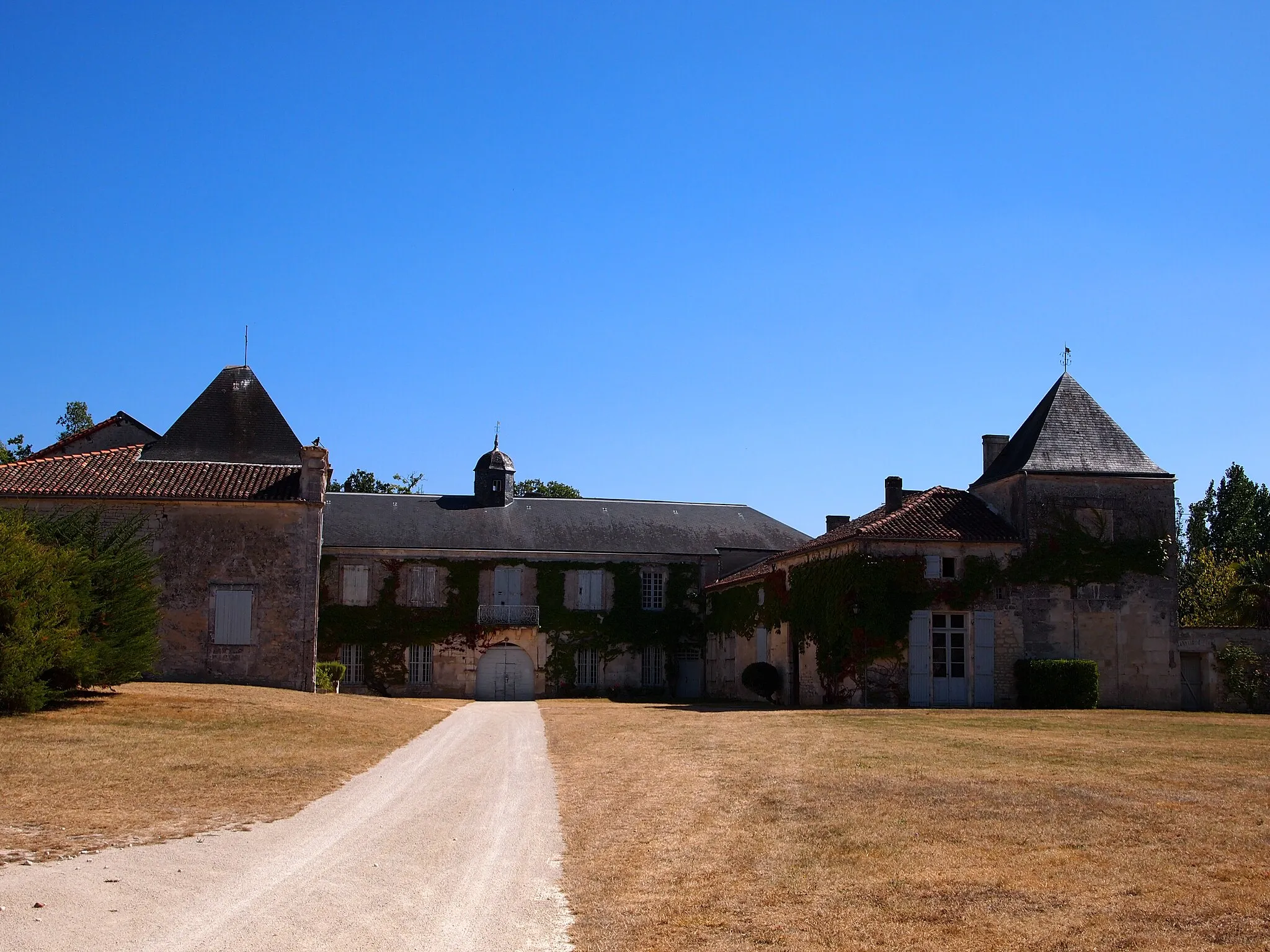 Photo showing: Château de Fontguyon, à Saint-Amant-de-Nouère en Charente, France (inscrit 1989, classé 1994