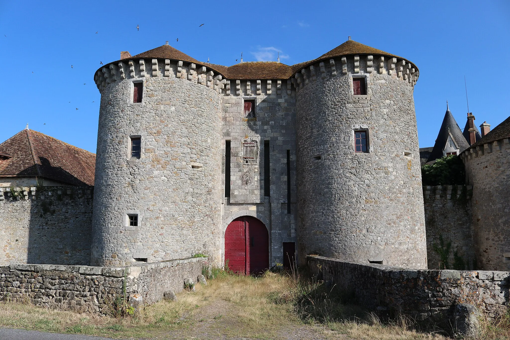 Photo showing: Entrée du château de Bourg-Archambault