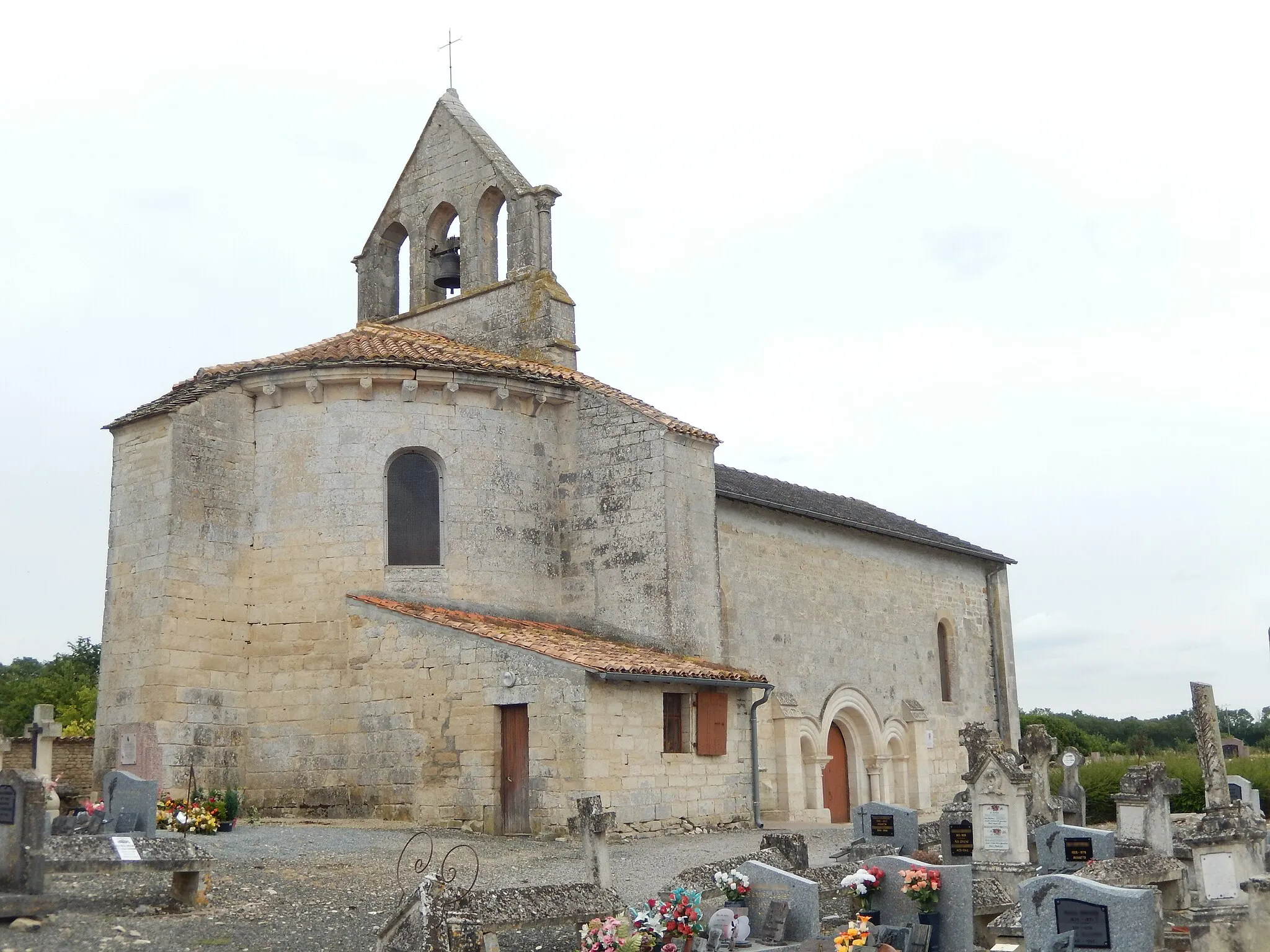 Photo showing: Une vue de l'église Sainte-Marie-Madeleine située à Saint-Martin-de-Bernegoue (dans les Deux-Sèvres).