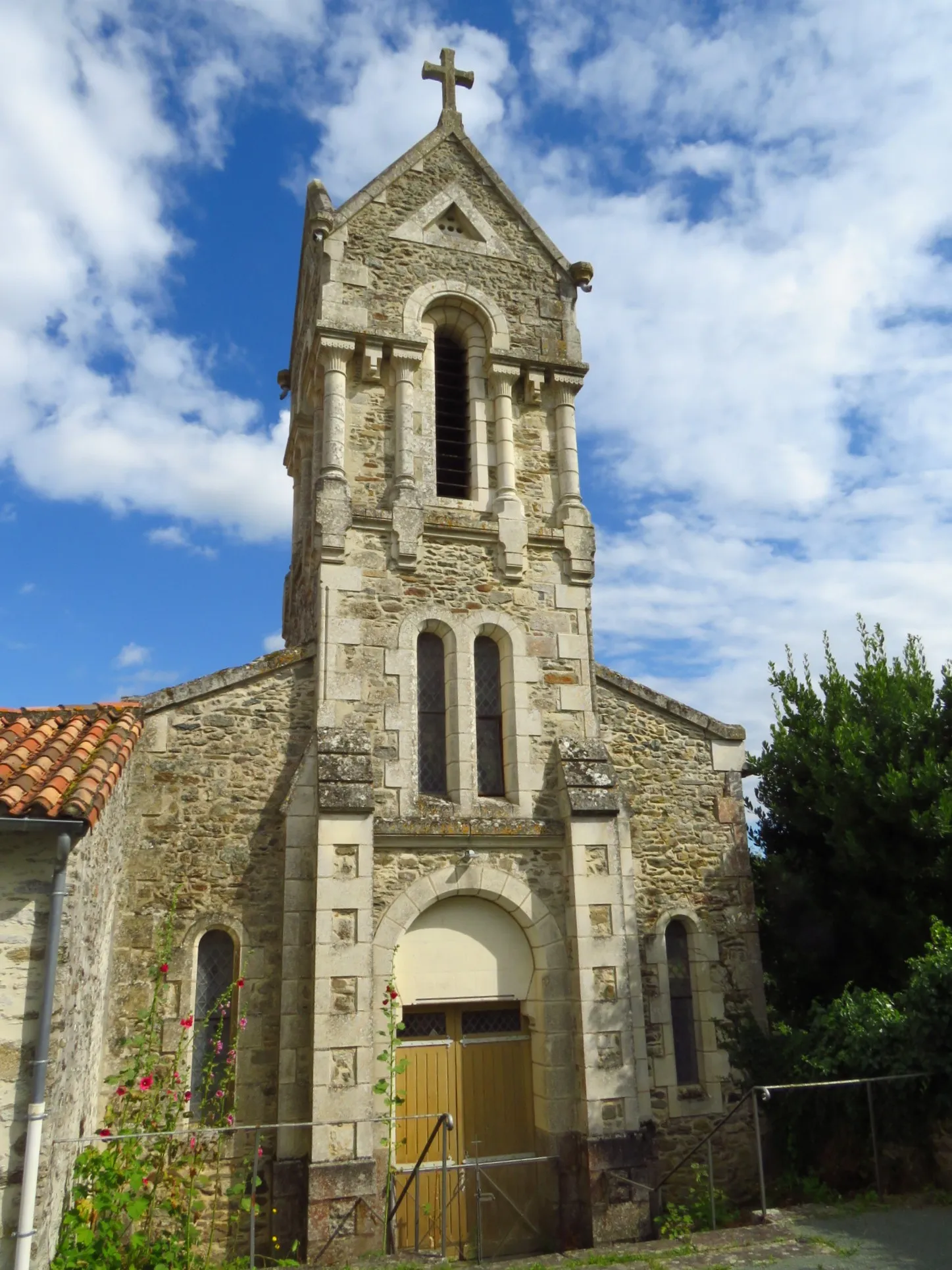 Photo showing: Église Saint-Martin de Soutiers