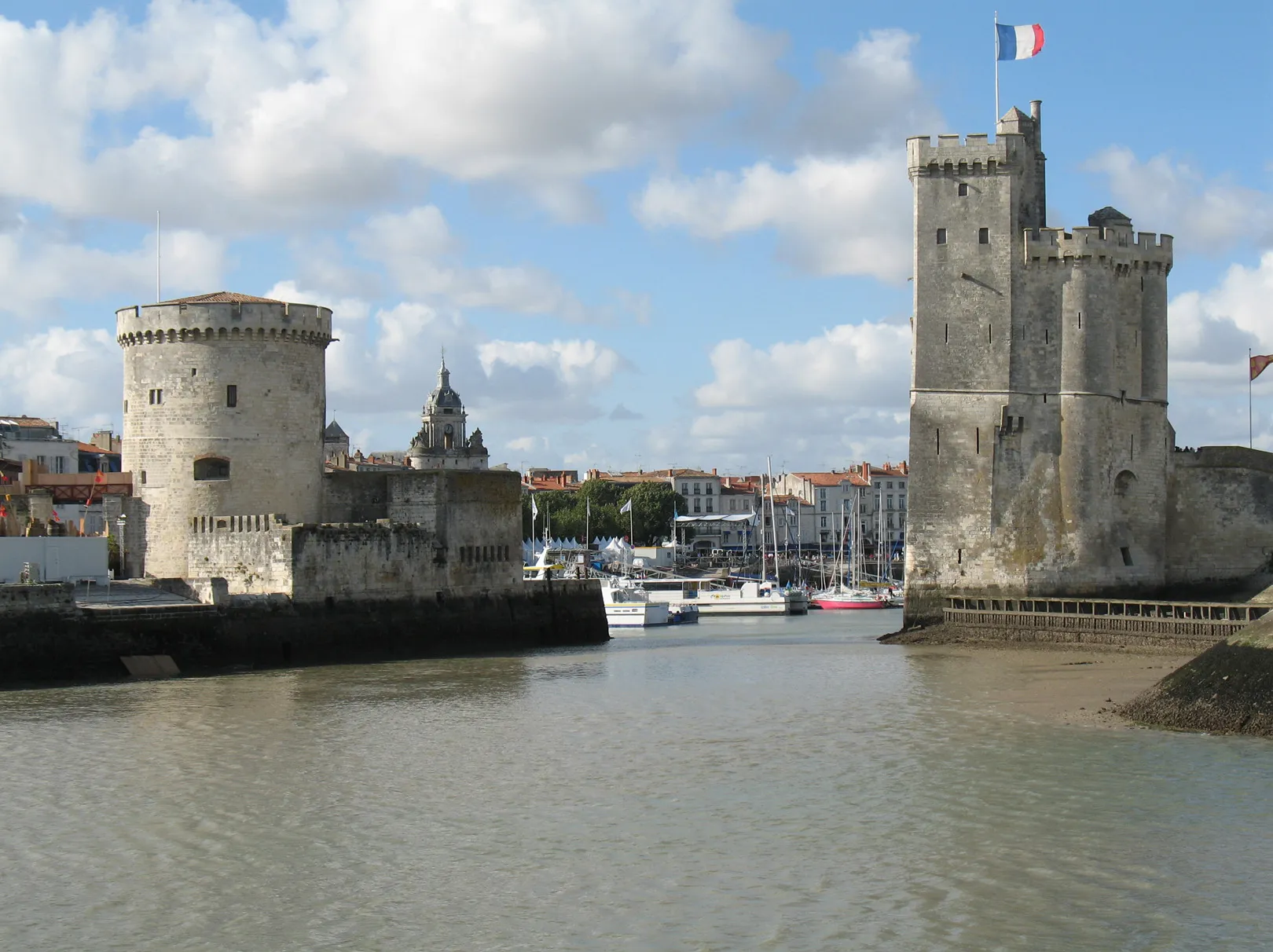 Photo showing: La Rochelle, entrée du Vieux Port