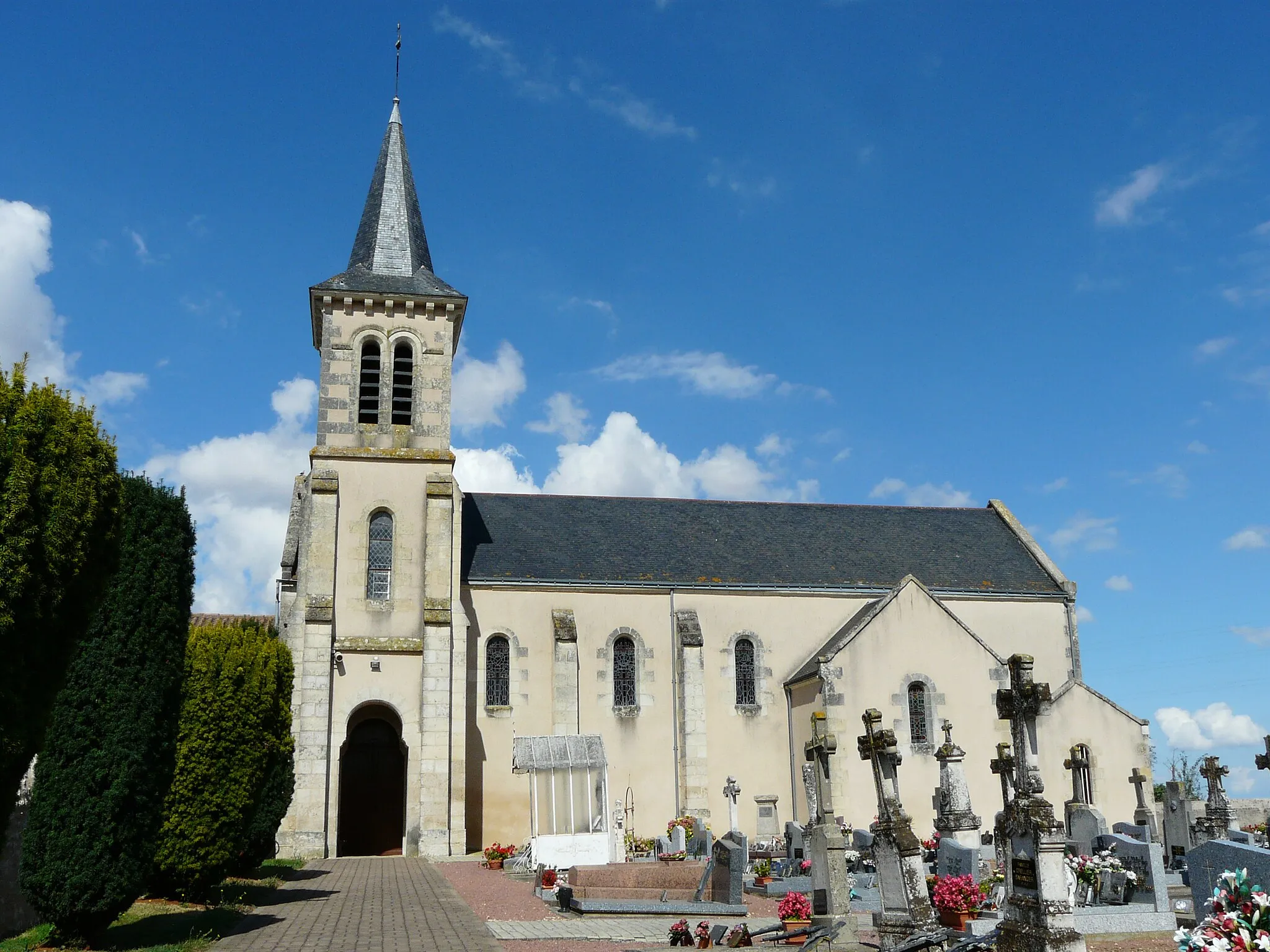 Photo showing: L'église Saint-Martin des Jumeaux, Assais-les-Jumeaux, Deux-Sèvres, France.