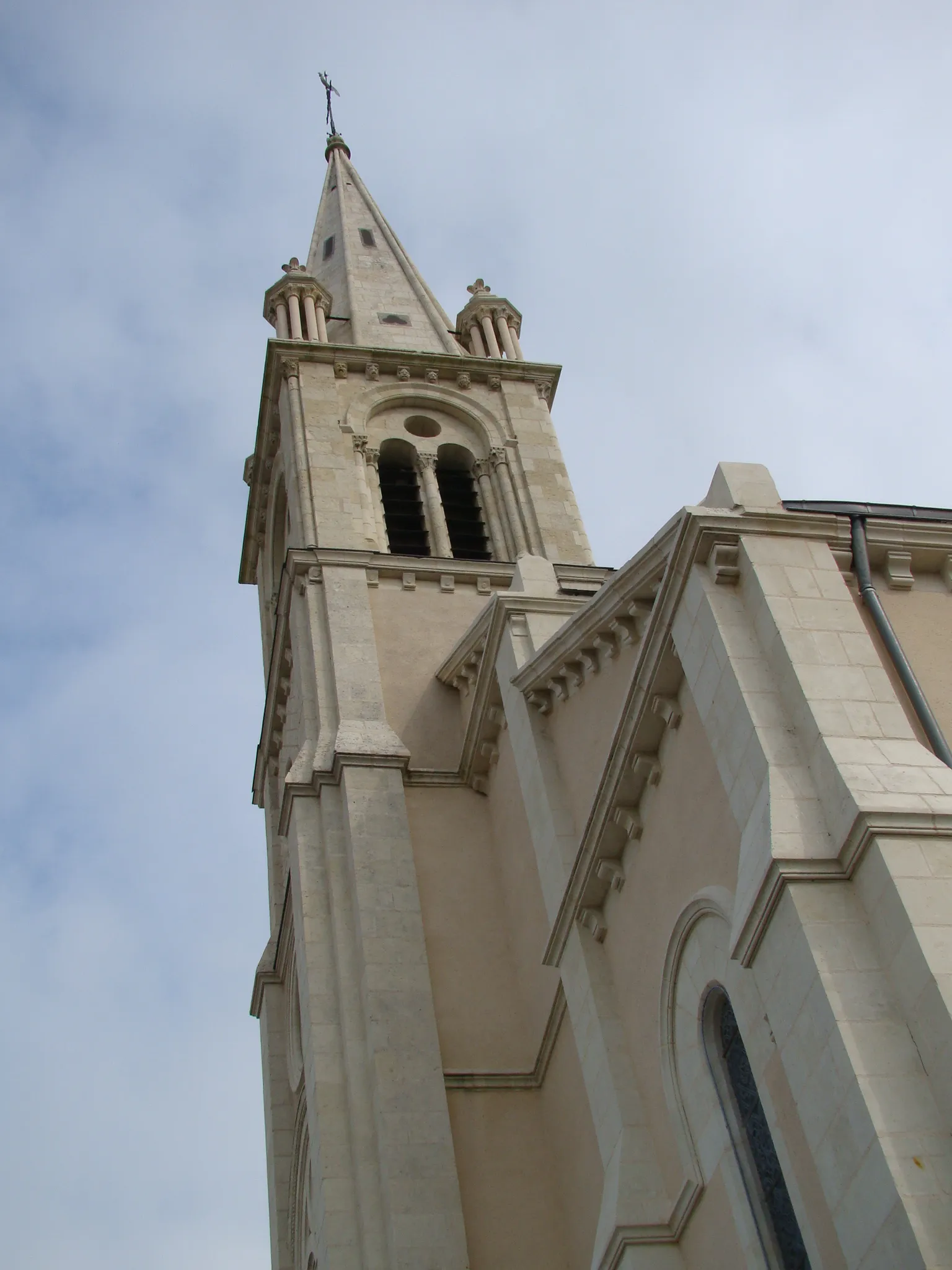 Photo showing: L'église Notre-Dame de Noirterre (Deux-Sèvres - France)