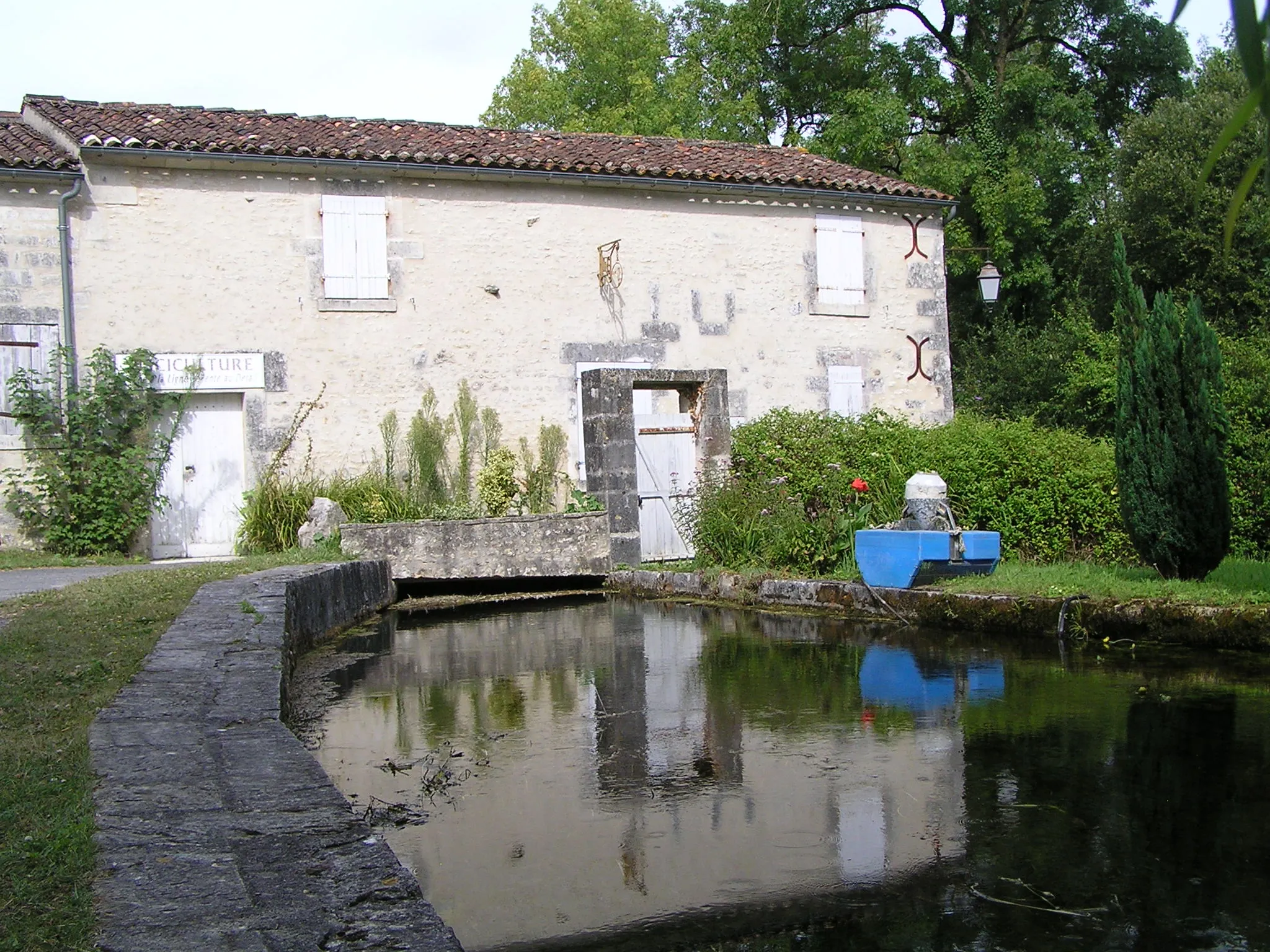 Photo showing: Moulin à Gensac-la-Pallue