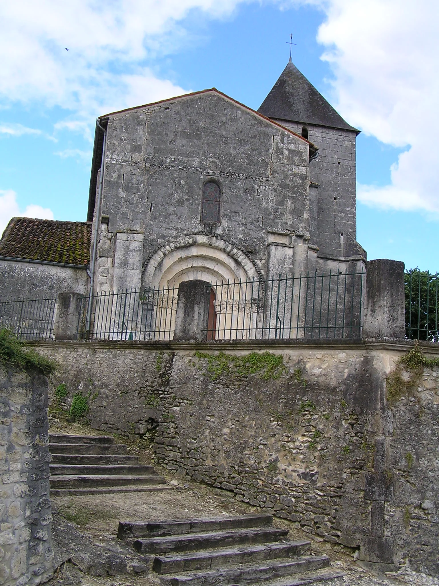 Photo showing: église de Louzac à Louzac-Saint-André, Charente, France