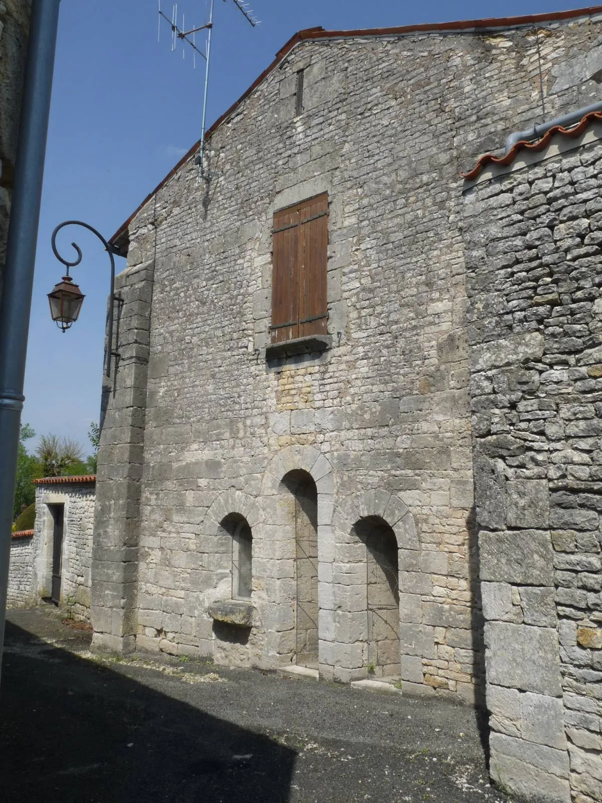 Photo showing: Bâtiment dîmaire derrière l'église, Nercillac, Charente, France