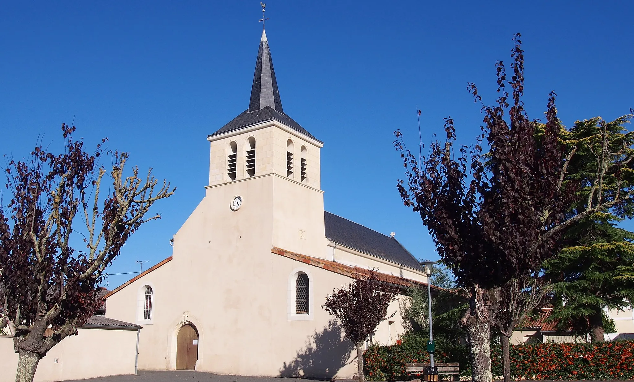 Photo showing: Argenton-l'Église (Nouvelle-Aquitaine, France). L'église Saint-Hilaire.