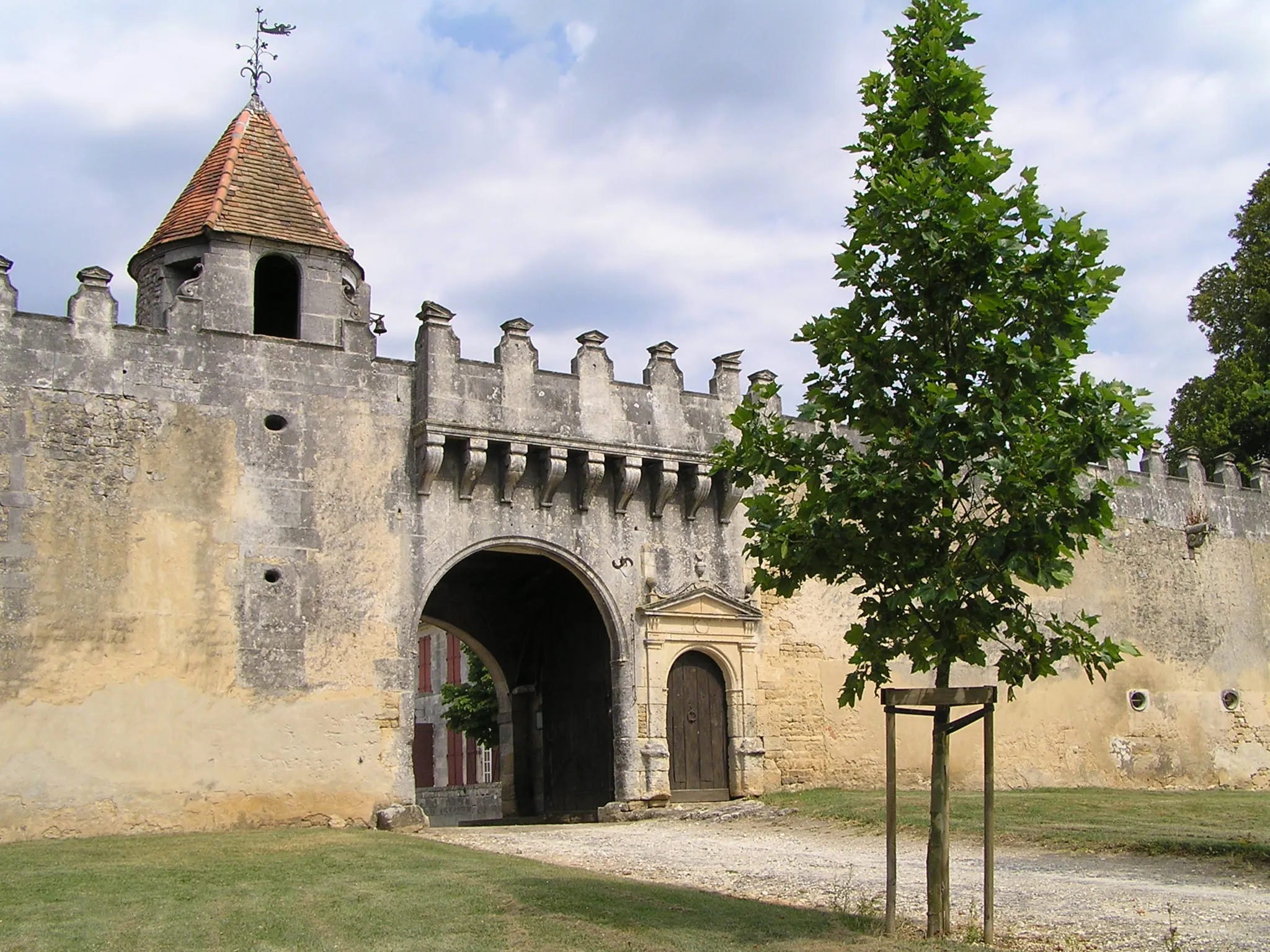 Photo showing: château de garde-épée, à Saint-Brice