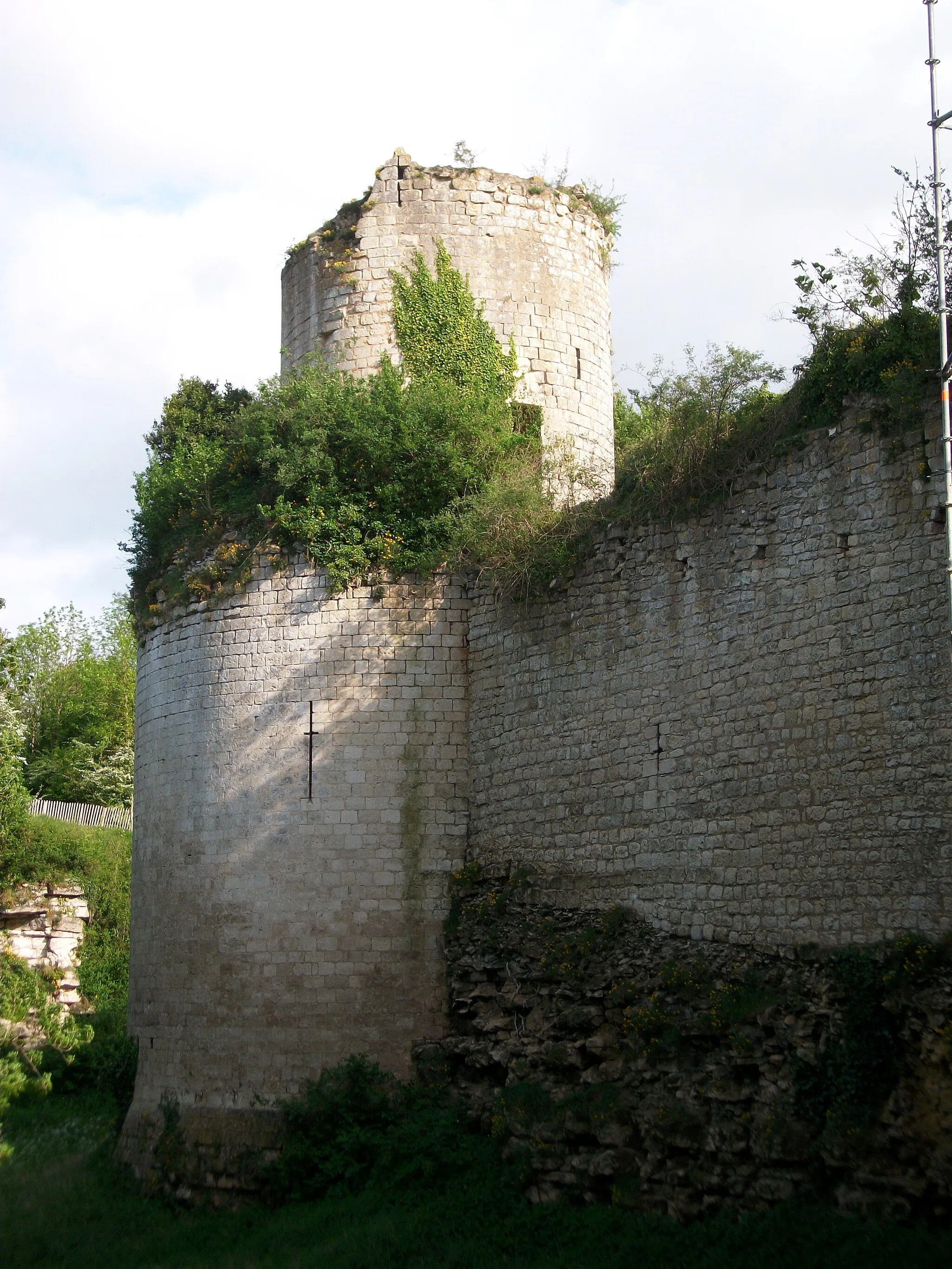 Photo showing: This building is indexed in the base Mérimée, a database of architectural heritage maintained by the French Ministry of Culture, under the reference PA00101229 .