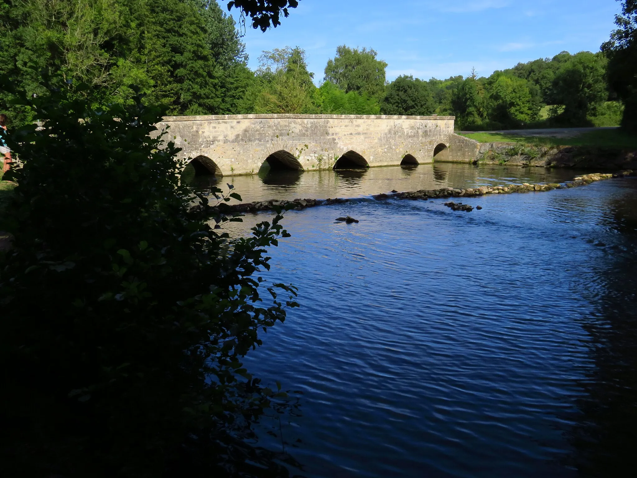 Photo showing: Le Pont neuf sur la sevre de Sainte-Néomaye