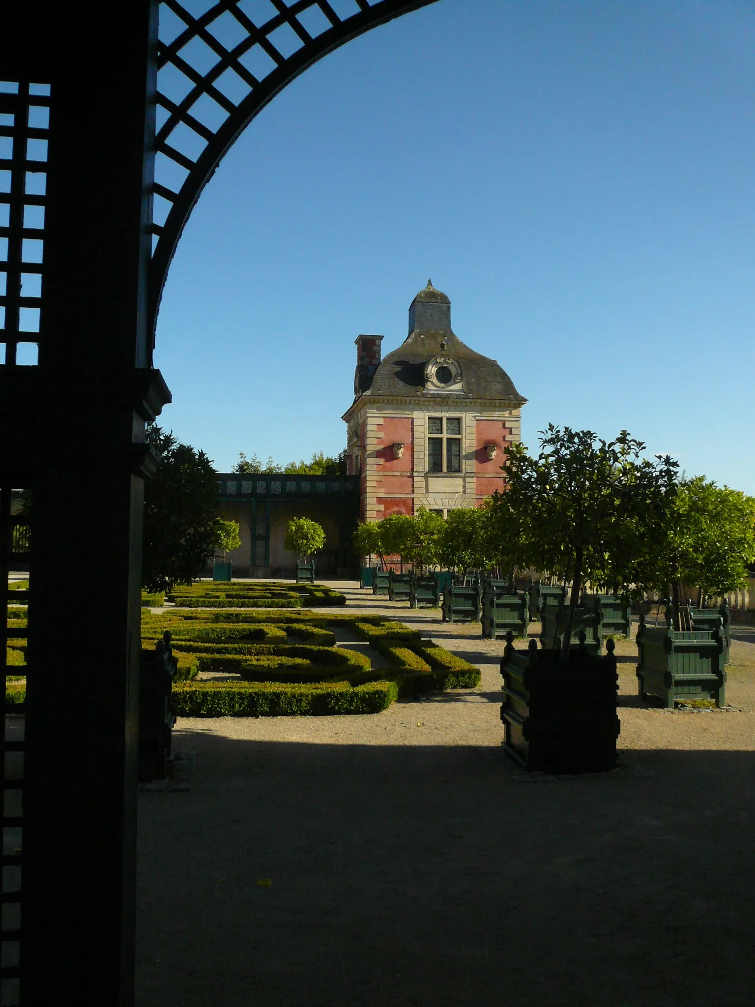 Photo showing: This building is indexed in the base Mérimée, a database of architectural heritage maintained by the French Ministry of Culture, under the reference PA00101277 .