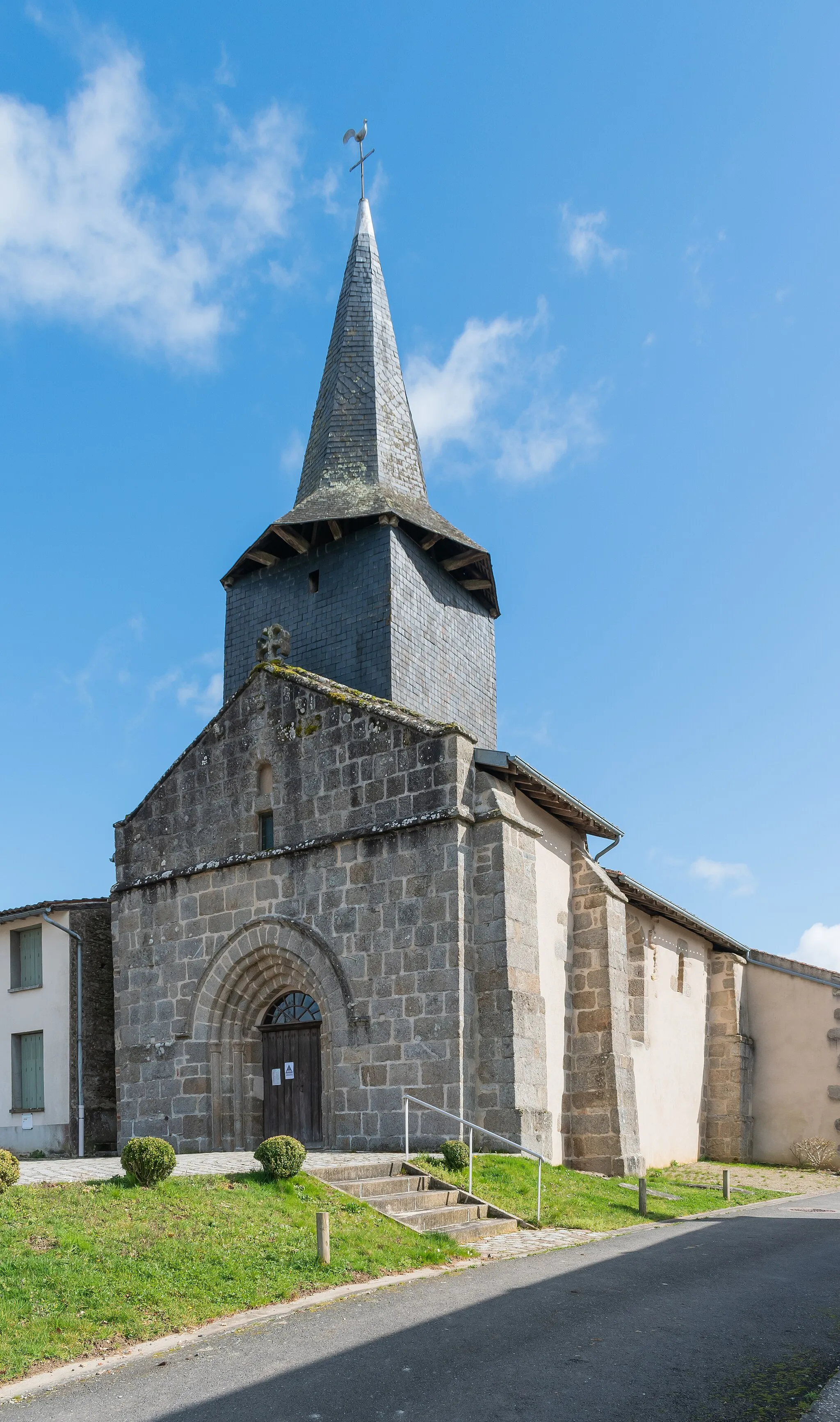 Photo showing: Saint Saturnin church in Saint-Sornin-la-Marche, Haute-Vienne, France