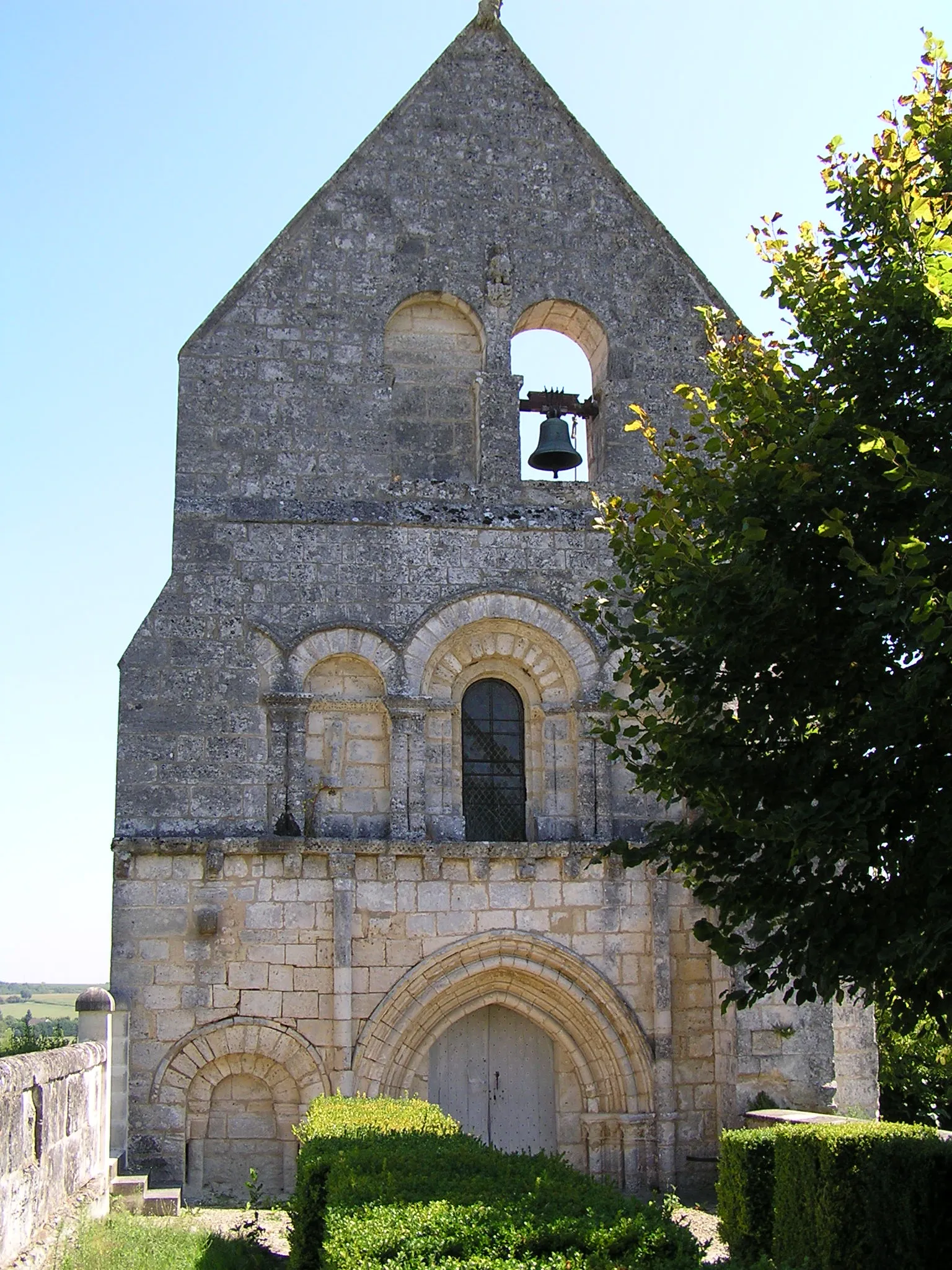 Photo showing: église d'Eraville, Charente, France