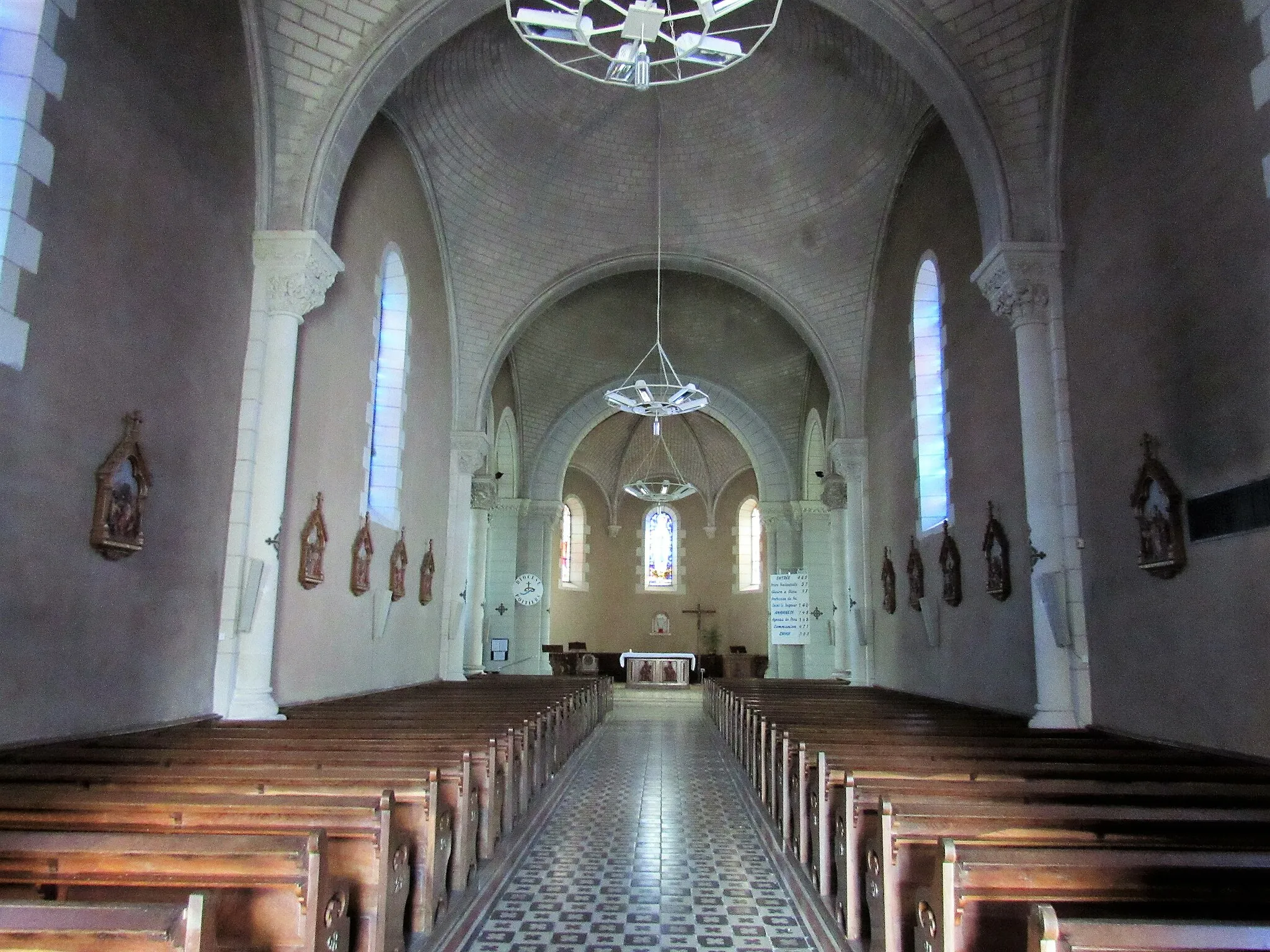 Photo showing: intérieur de l'église