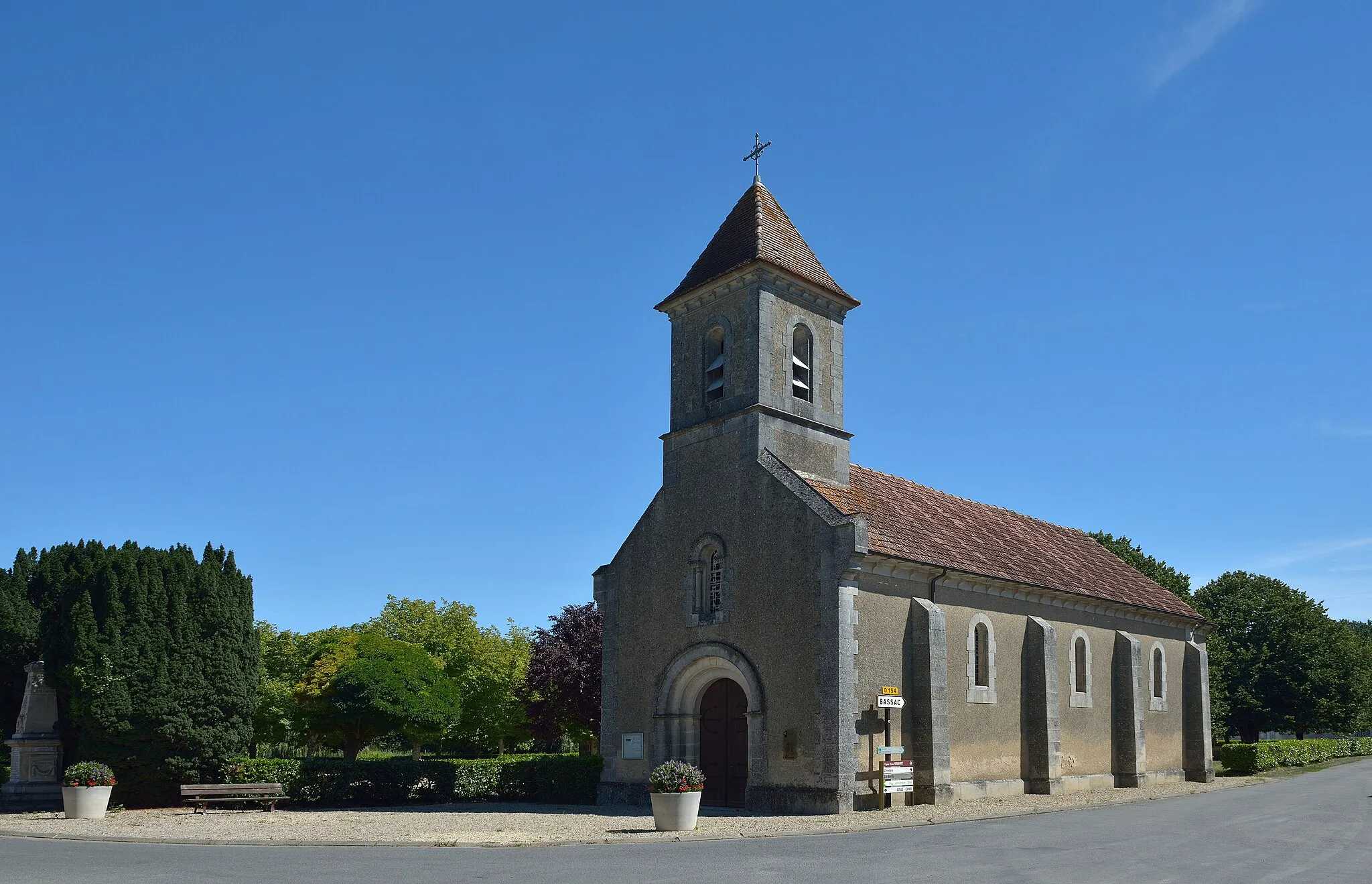 Photo showing: "Notre Dame"  church in Gondeville in France