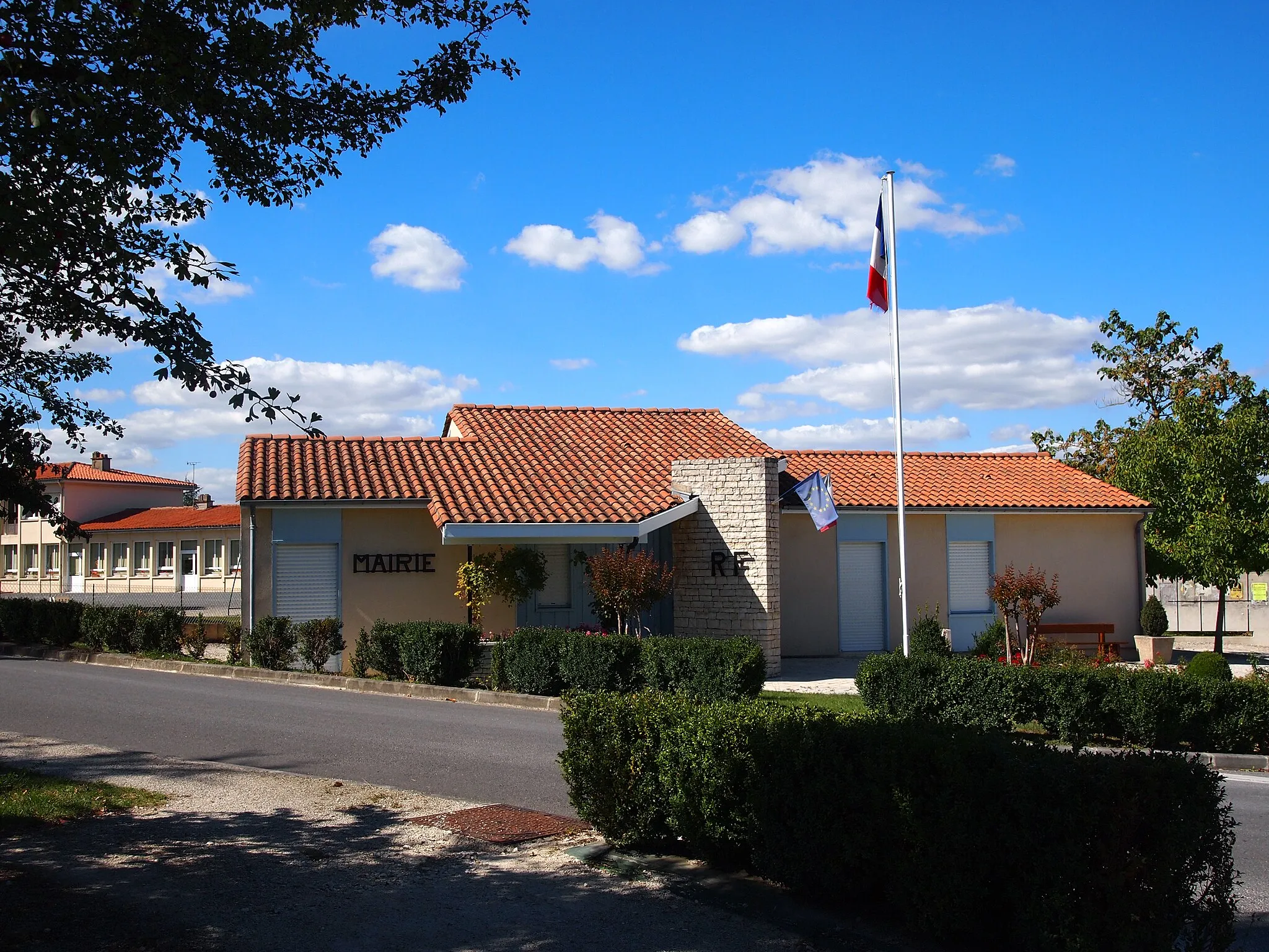 Photo showing: mairie de Fontclaireau en Charente (France)