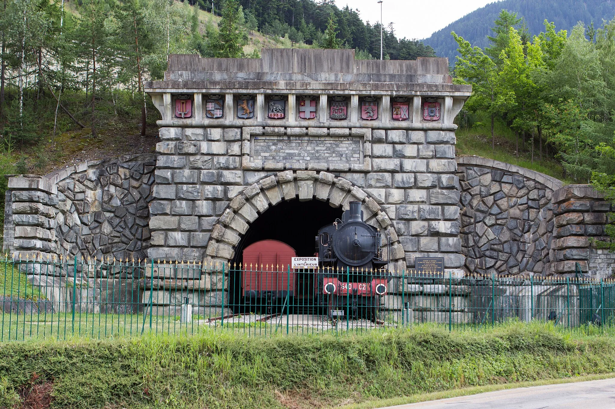 Photo showing: Old entrance to the Mont-Cenis railway tunnel, French side - Modane, Savoie, France