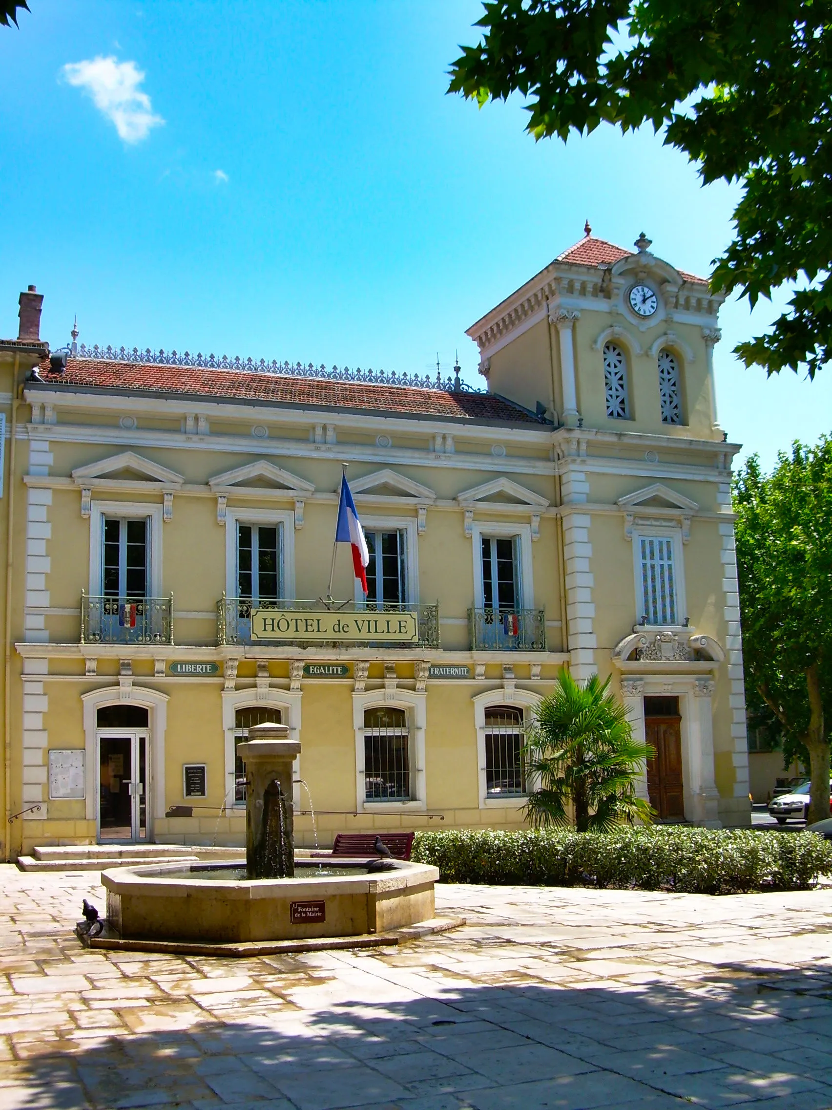 Photo showing: Town hall, Les Arcs sur Argens, France