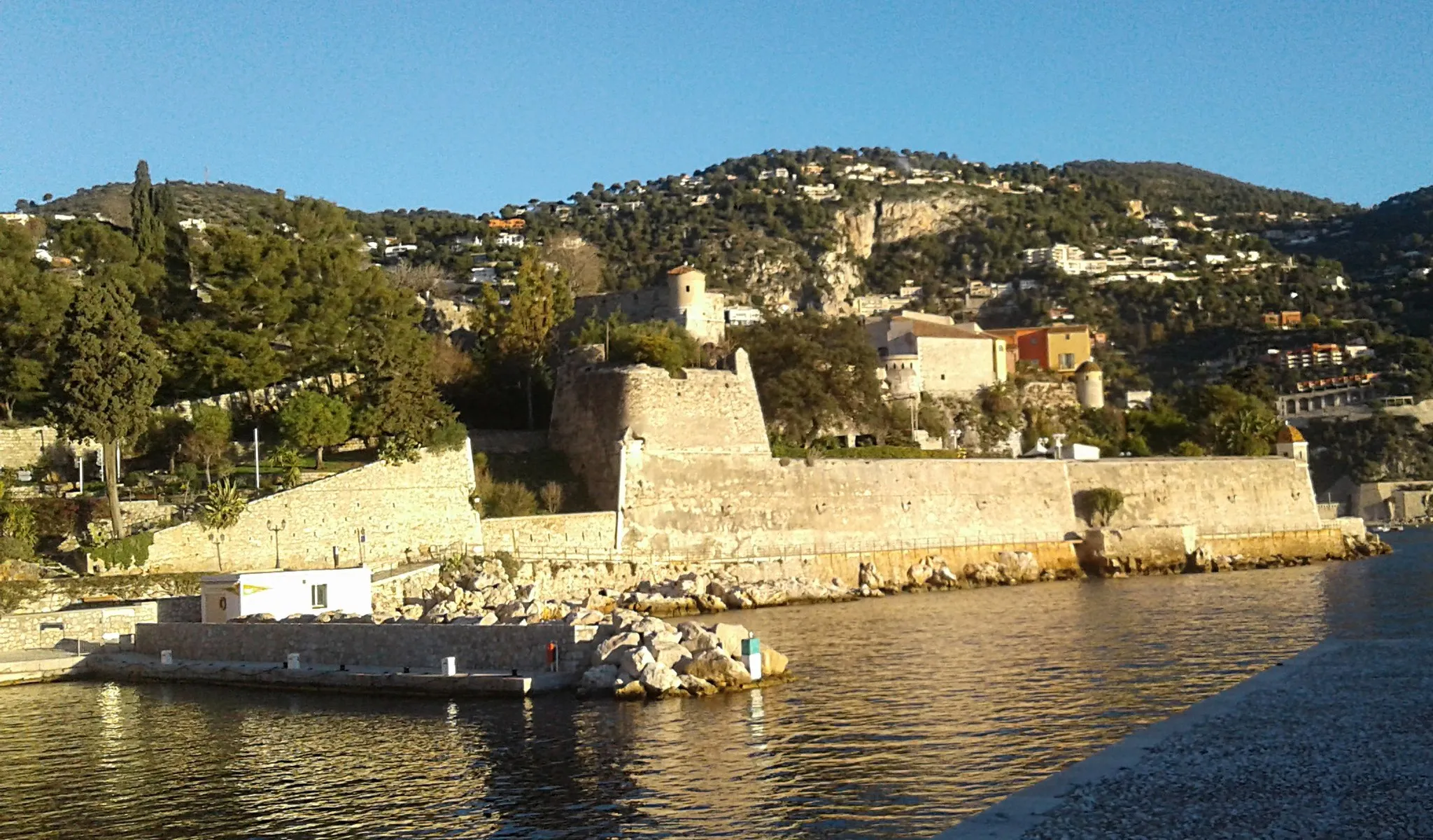 Photo showing: This building is classé au titre des monuments historiques de la France. It is indexed in the base Mérimée, a database of architectural heritage maintained by the French Ministry of Culture, under the reference PA00080920 .