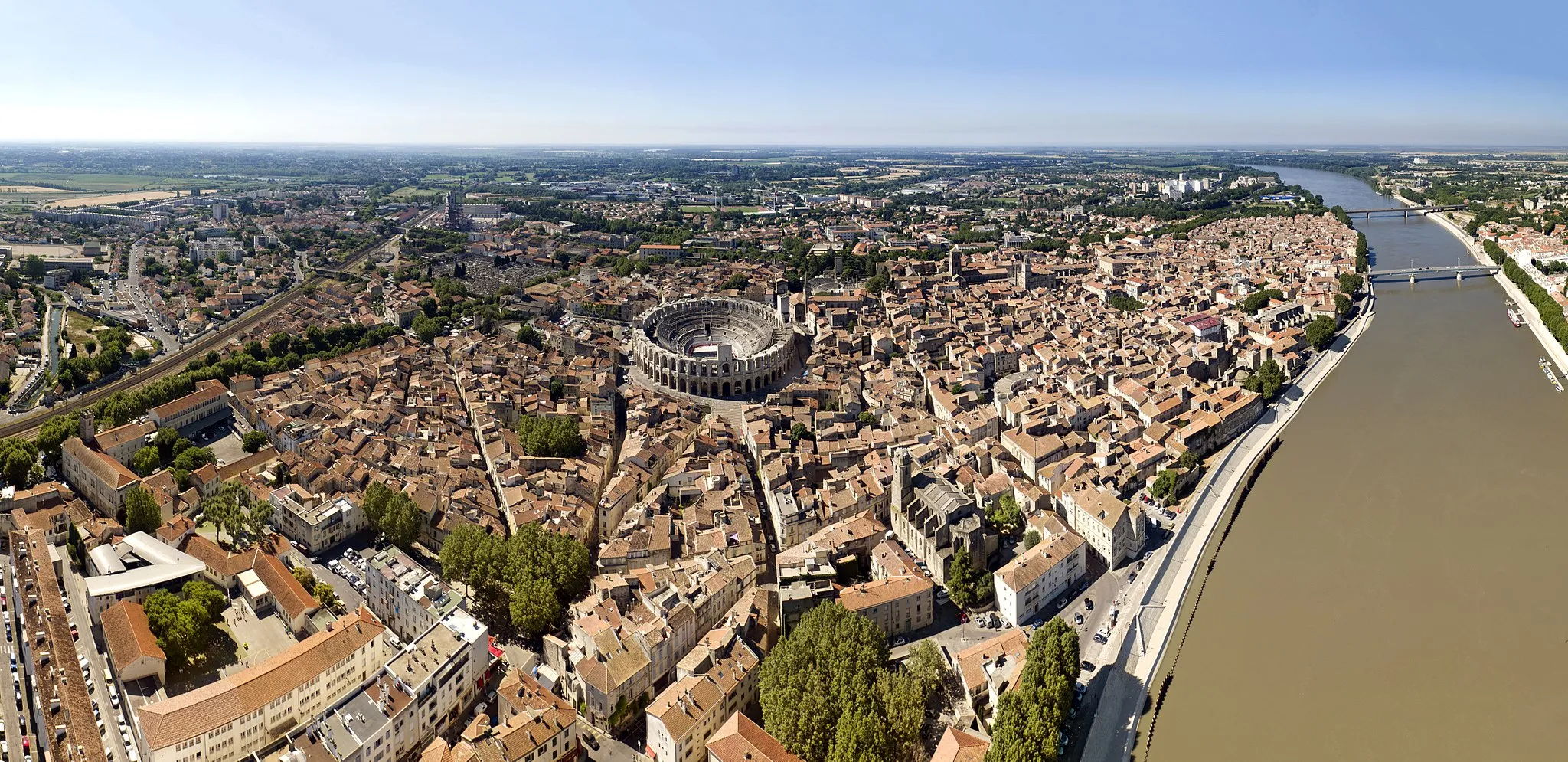Photo showing: aerial panorama arles france 2016