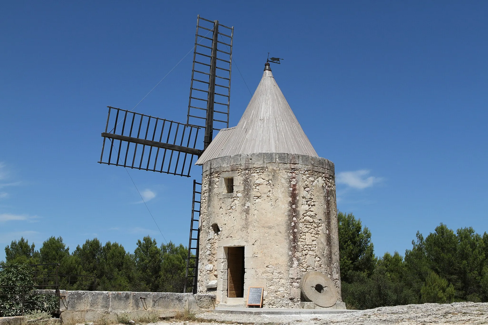 Photo showing: Daudet's mill in Fontvieille (Bouches-du-Rhône, France)