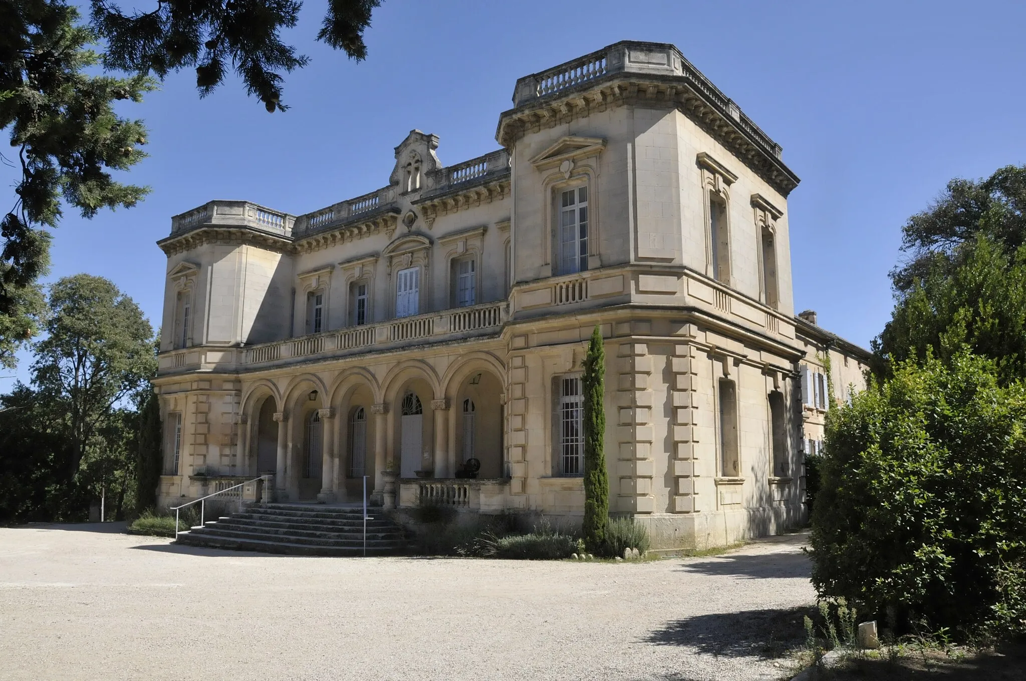 Photo showing: Fontvieille, Chateau Montauban