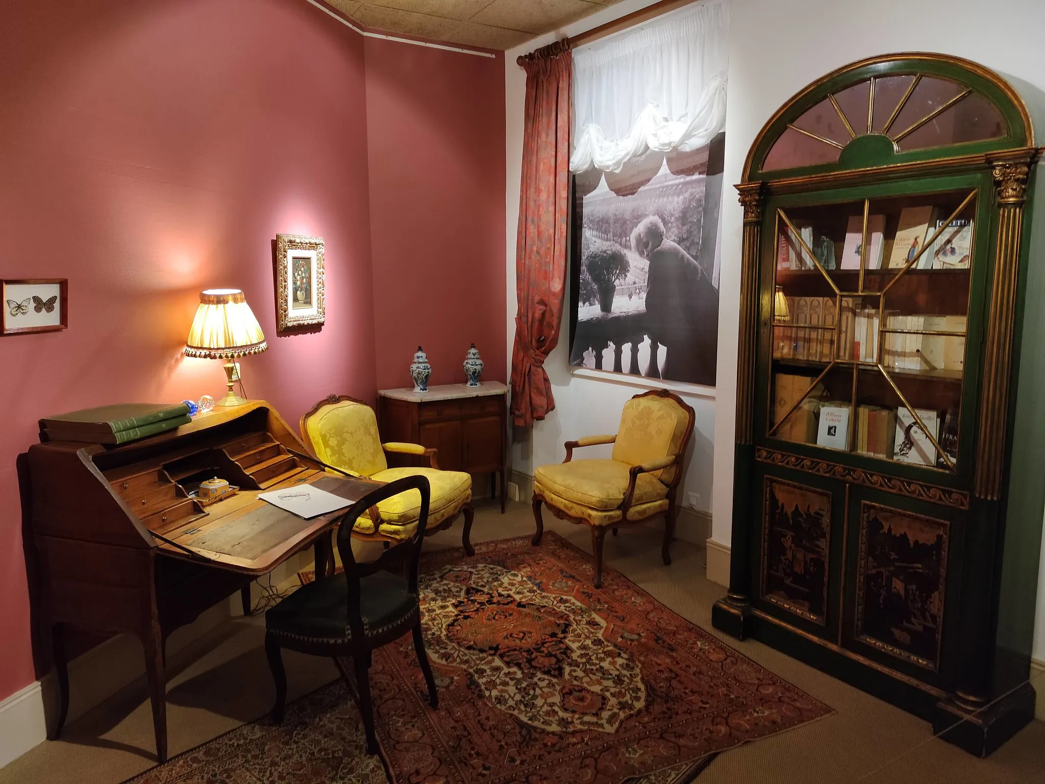 Photo showing: Reconstitution du salon de Colette, musée Richard-Anacréon, Granville (50).