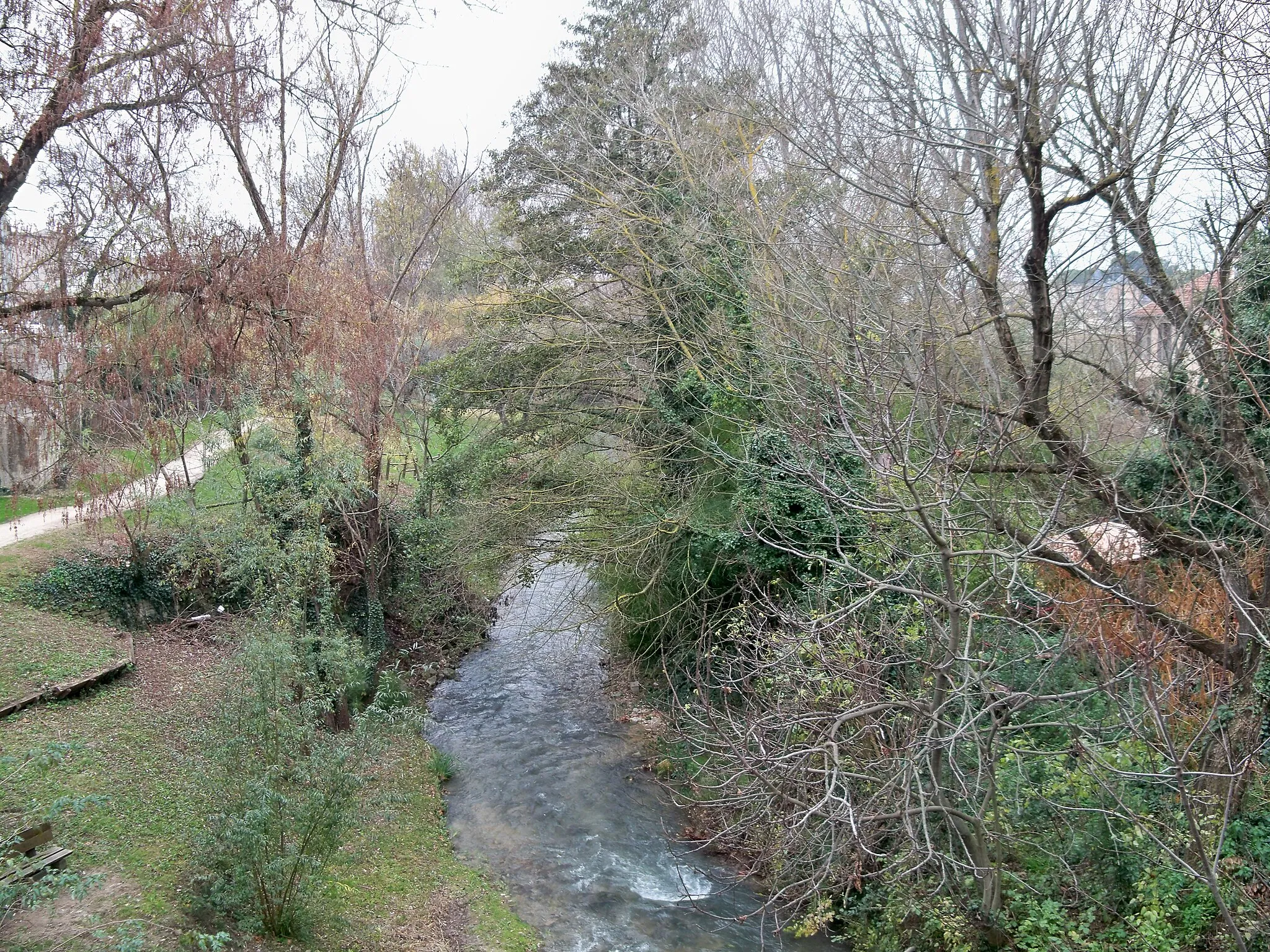 Photo showing: L'Auzon à Carpentras (Vaucluse, France)