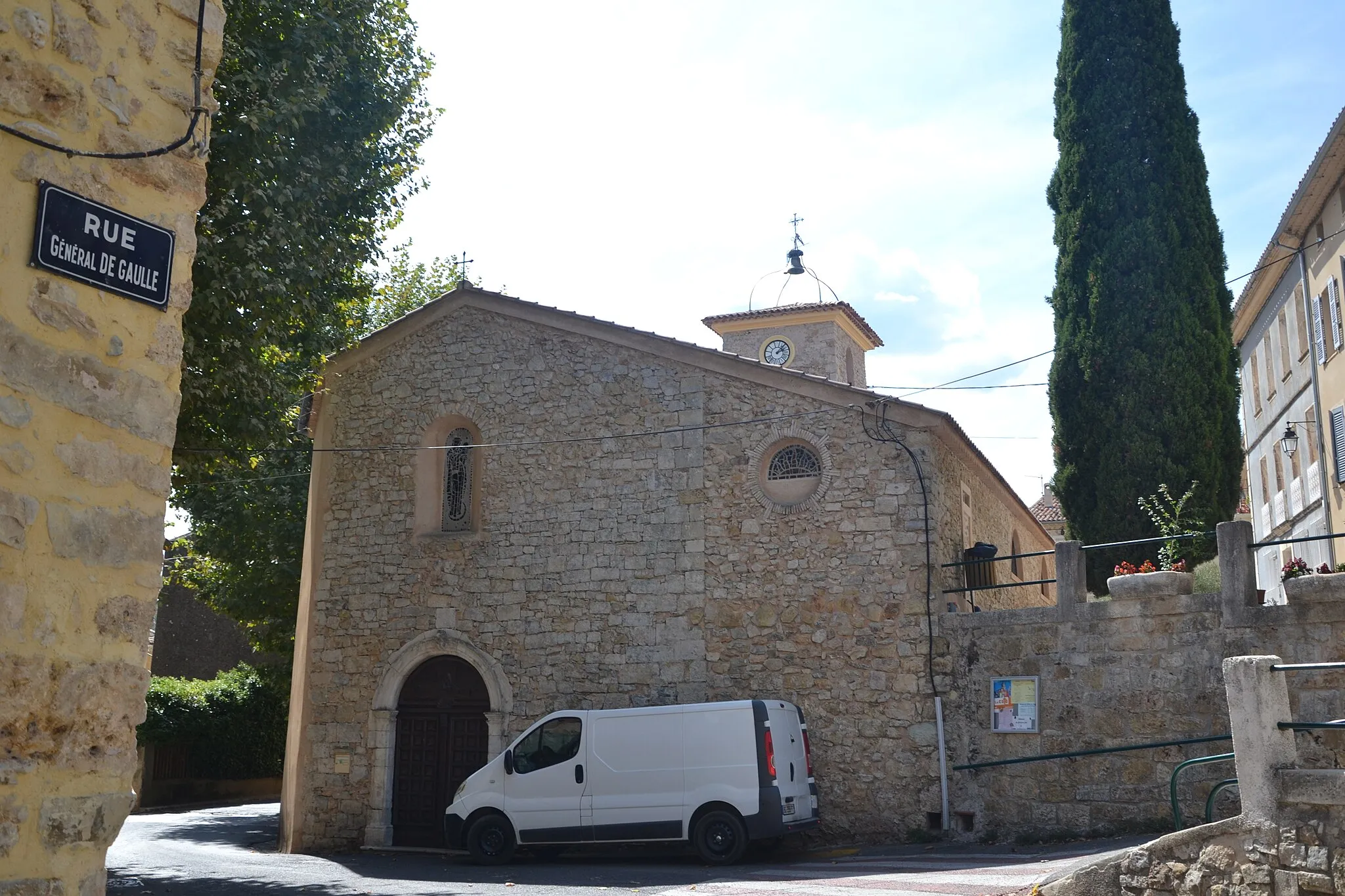 Photo showing: église de Sainte-Anastasie-sur-Issole