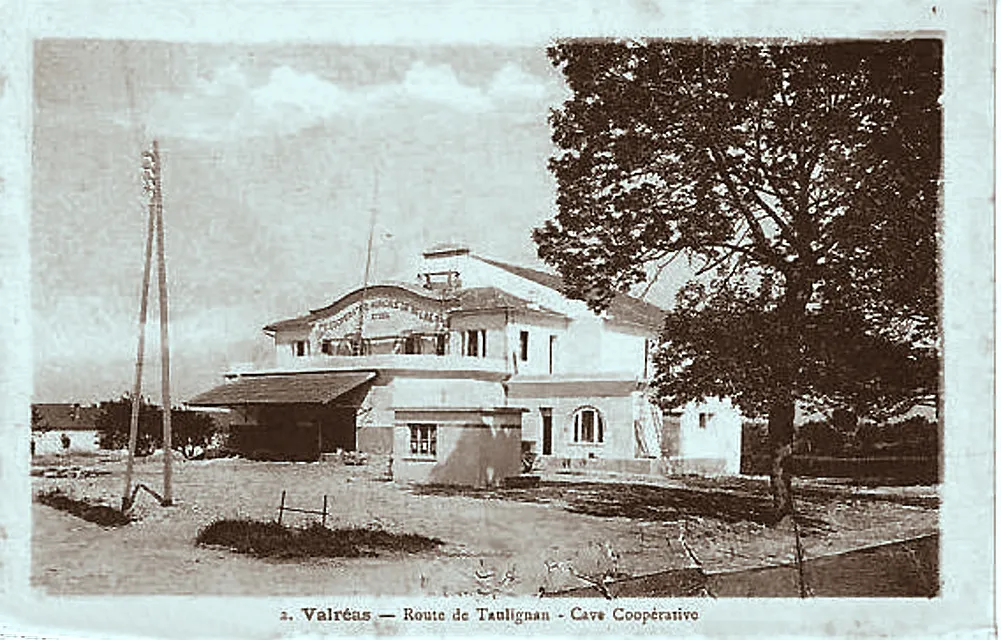 Photo showing: Cave coopérative des vignerons de Valréas