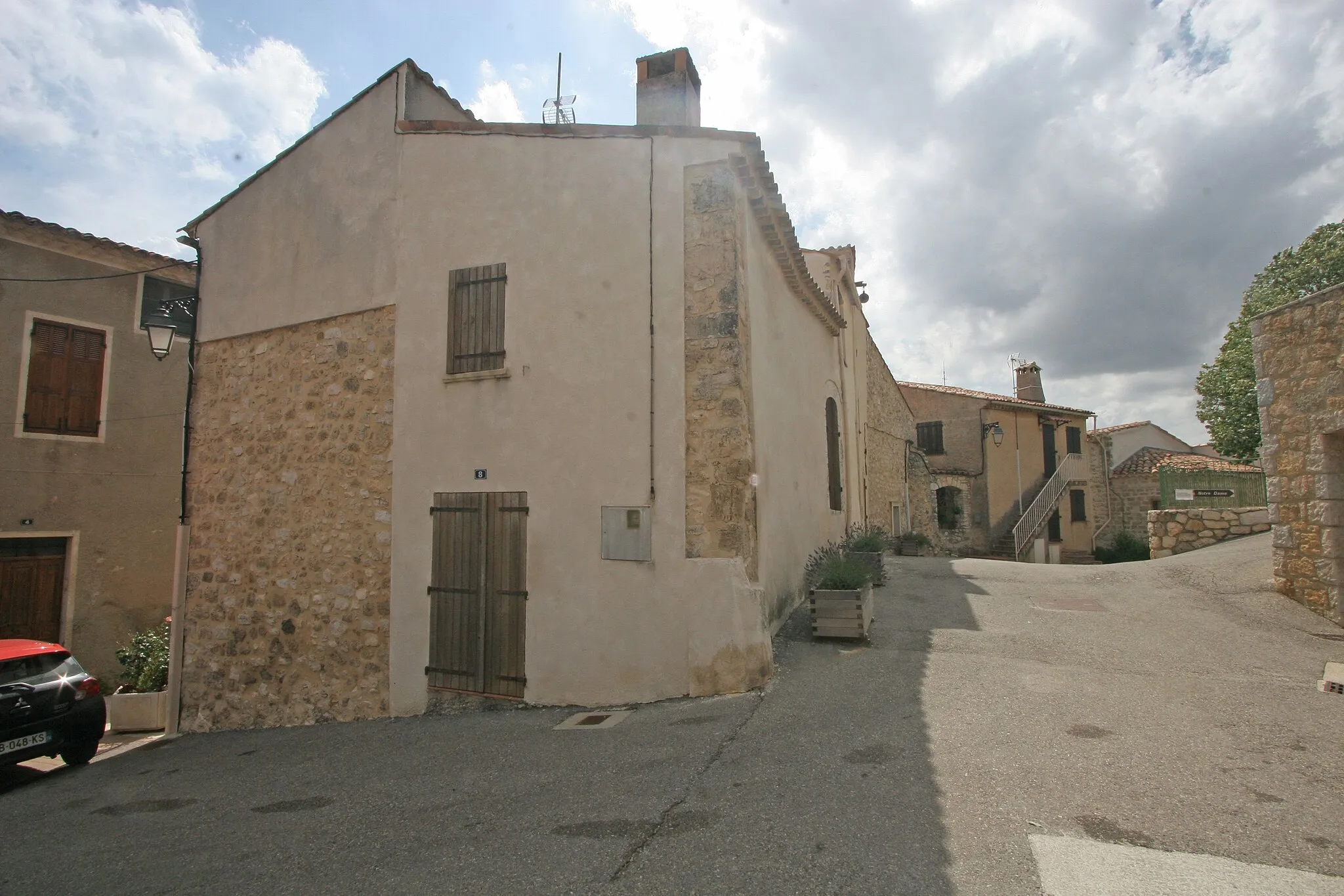 Photo showing: aisles in Baudinard-sur-Verdon
Camera location 43° 42′ 59.92″ N, 6° 08′ 05.56″ E View this and other nearby images on: OpenStreetMap 43.716644;    6.134877