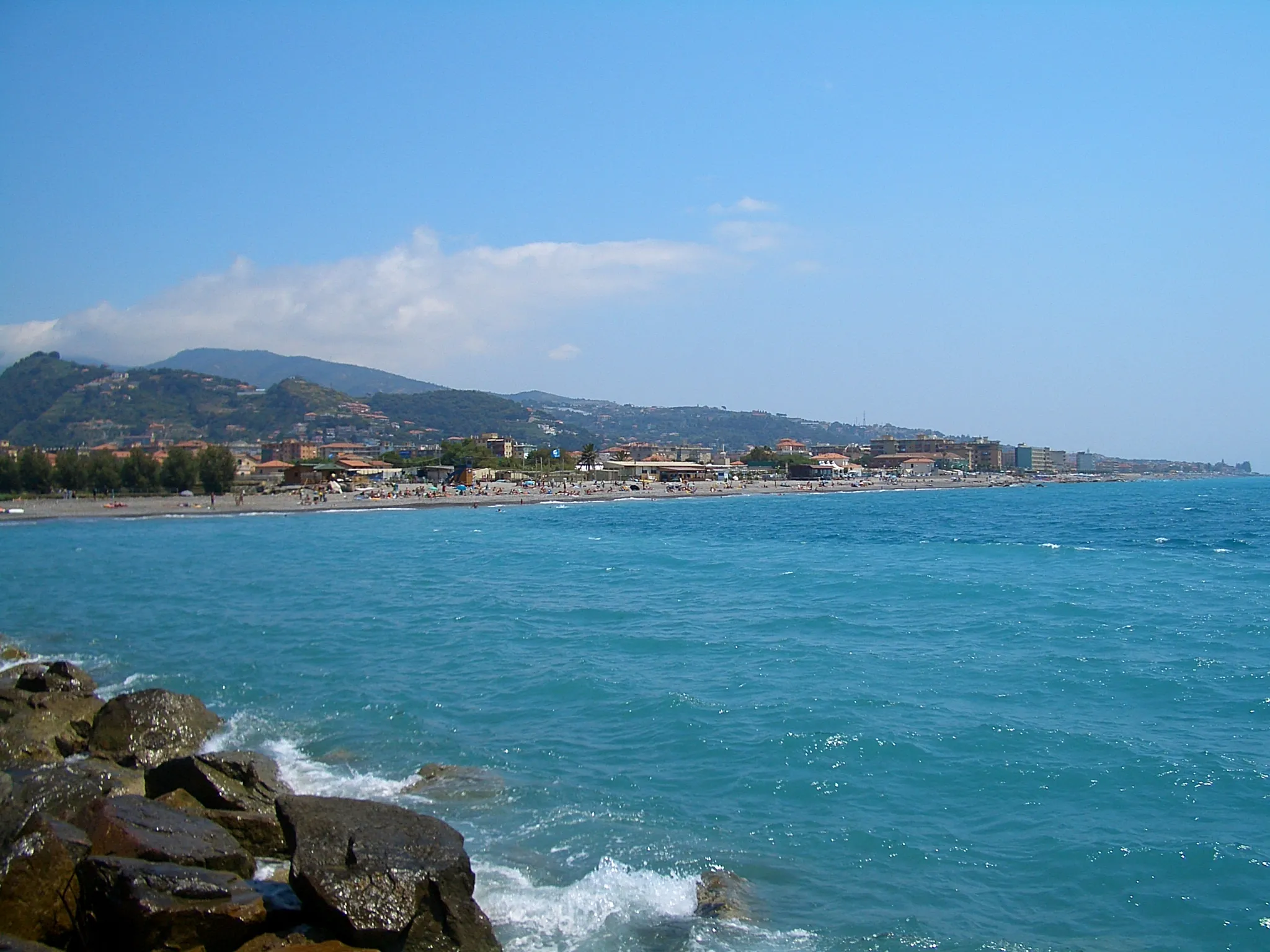 Photo showing: Looking east  - to Vallecrosia - from the little Camporosso beach