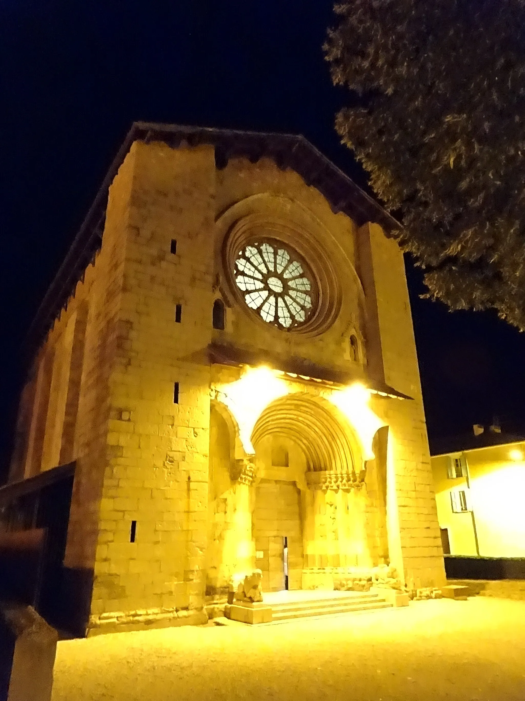 Photo showing: Cathédrale Notre-Dame-du-Bourg de Digne de nuit.