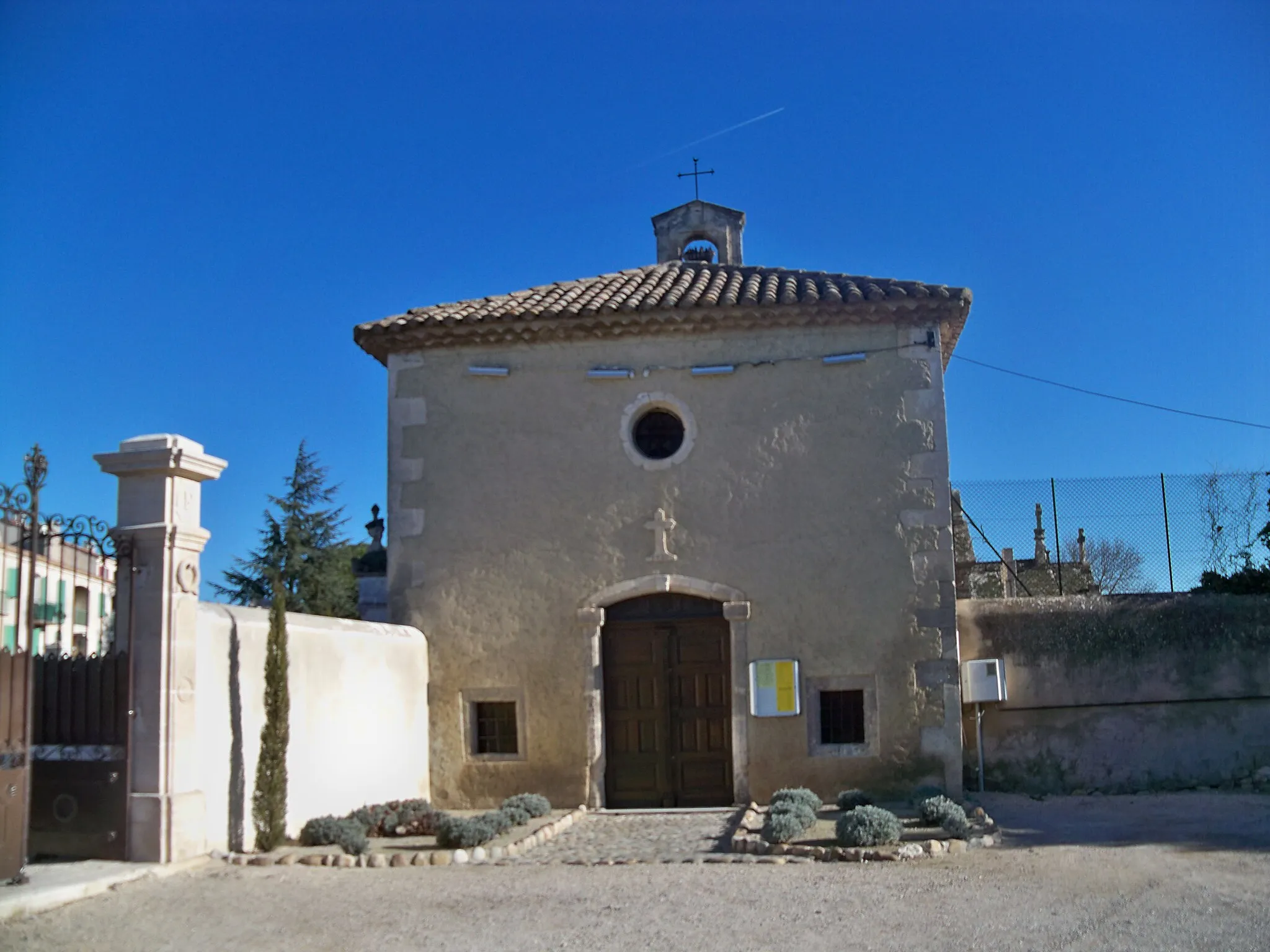 Photo showing: Chapelle Saint Michel de Cabannes (13)