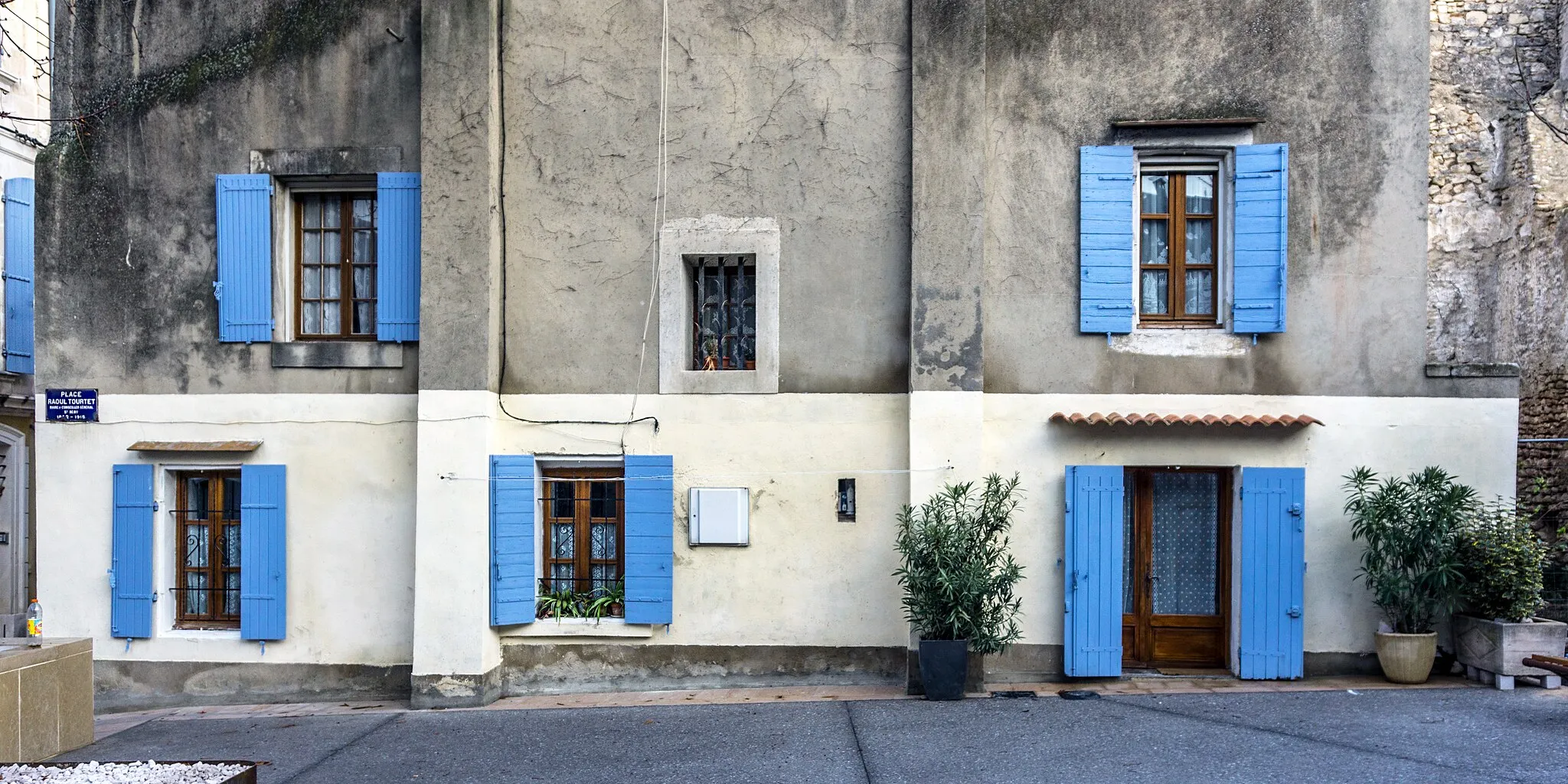 Photo showing: fenêtres découpées
