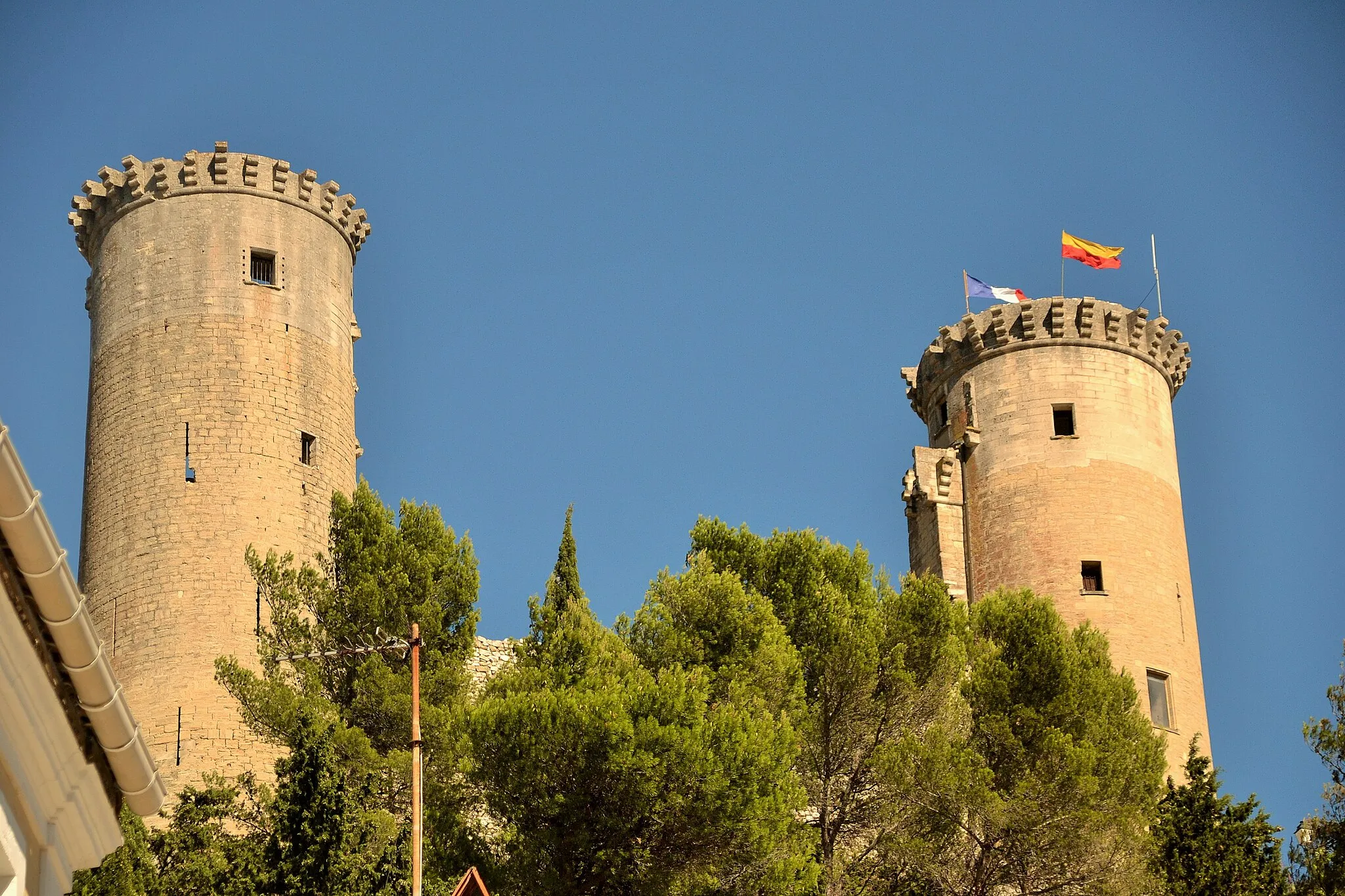 Photo showing: Vue du château des comtes de Provence à Châteaurenard (Bouches-du-Rhone).