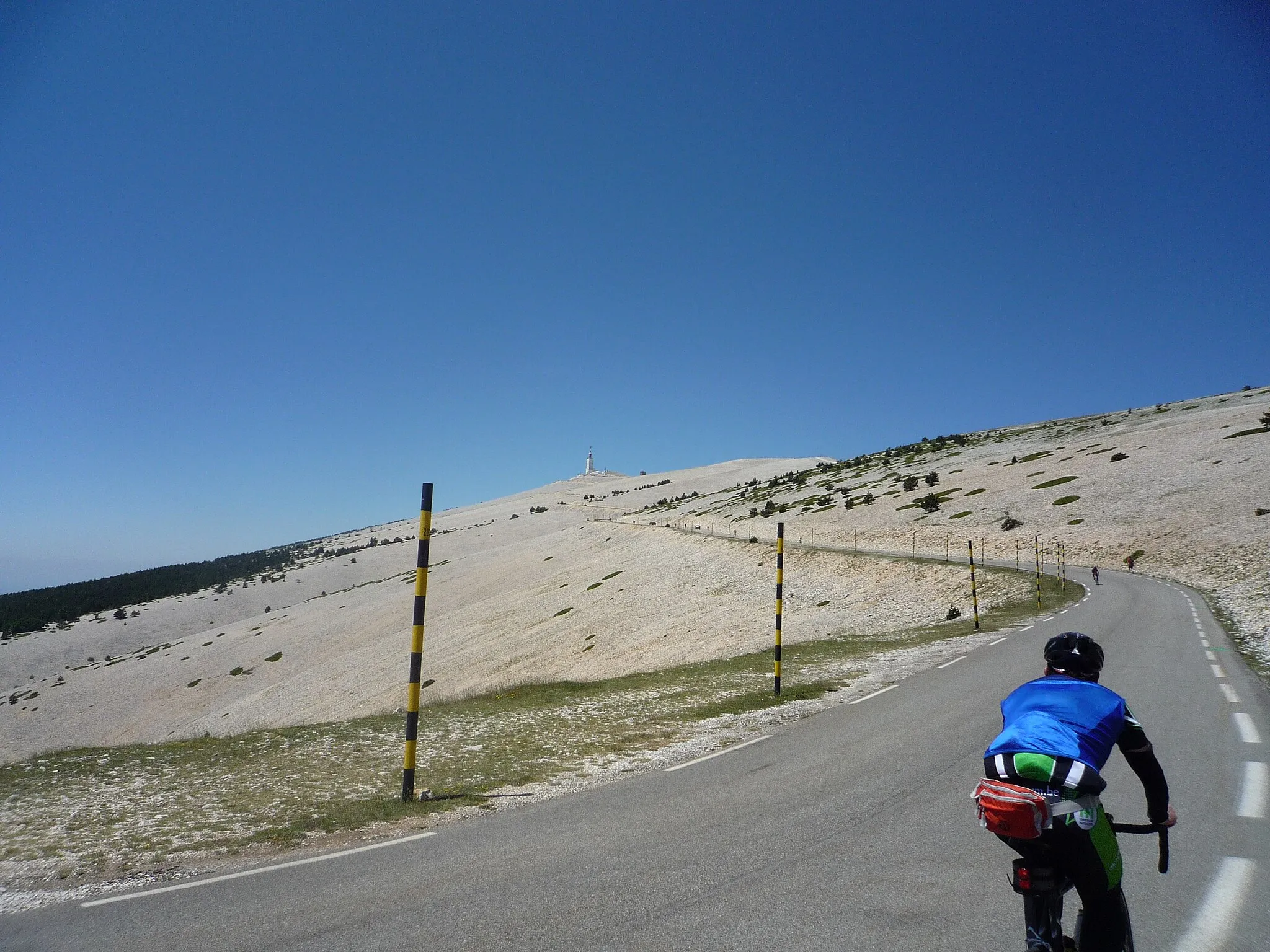 Photo showing: Mont Ventoux climb 2 (Bedoin side) - Well he looked just as tired as I was getting at this point