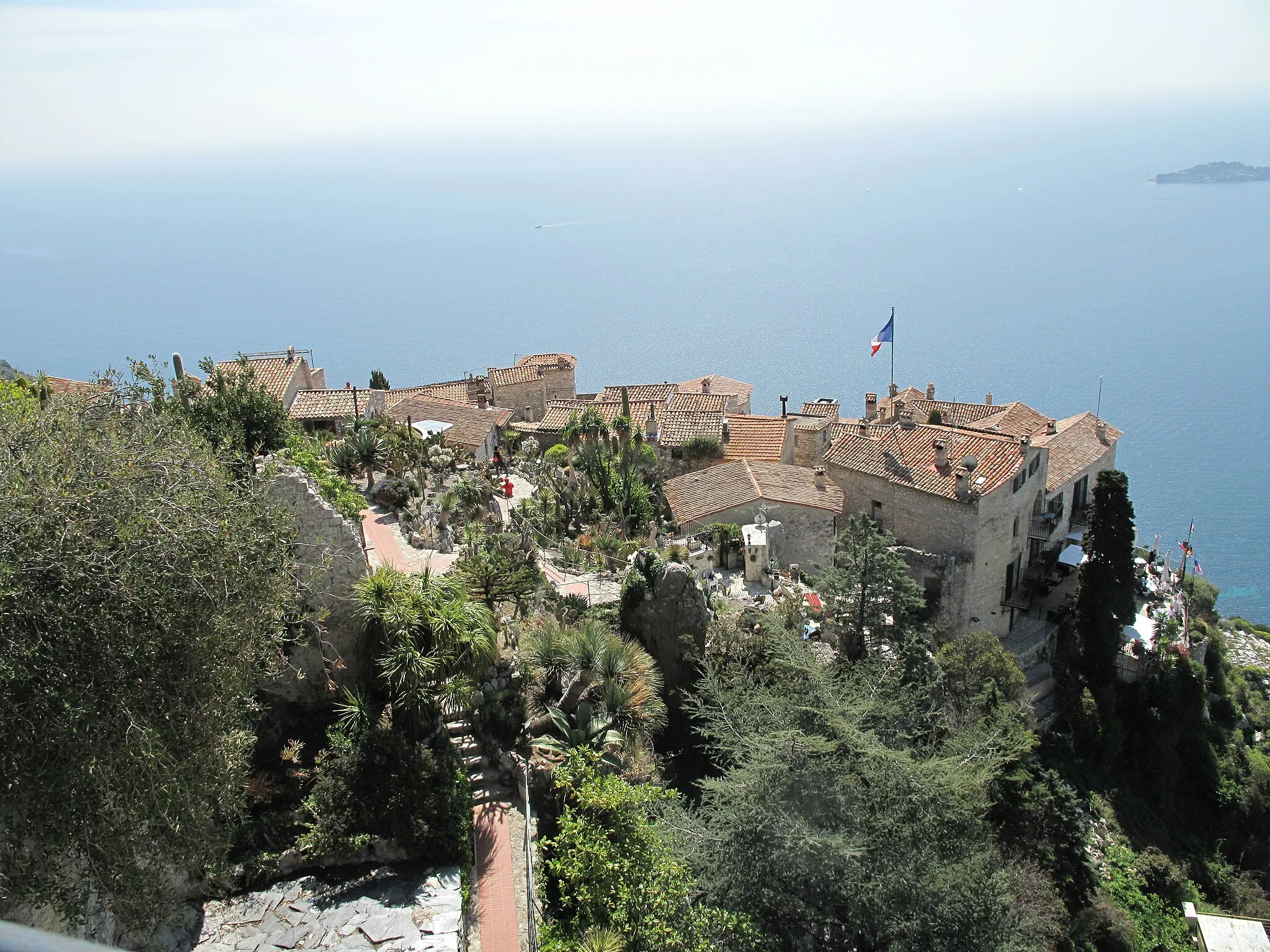 Photo showing: The village of Eze seen from the ruins of the castle (Alpes-Maritimes, France).