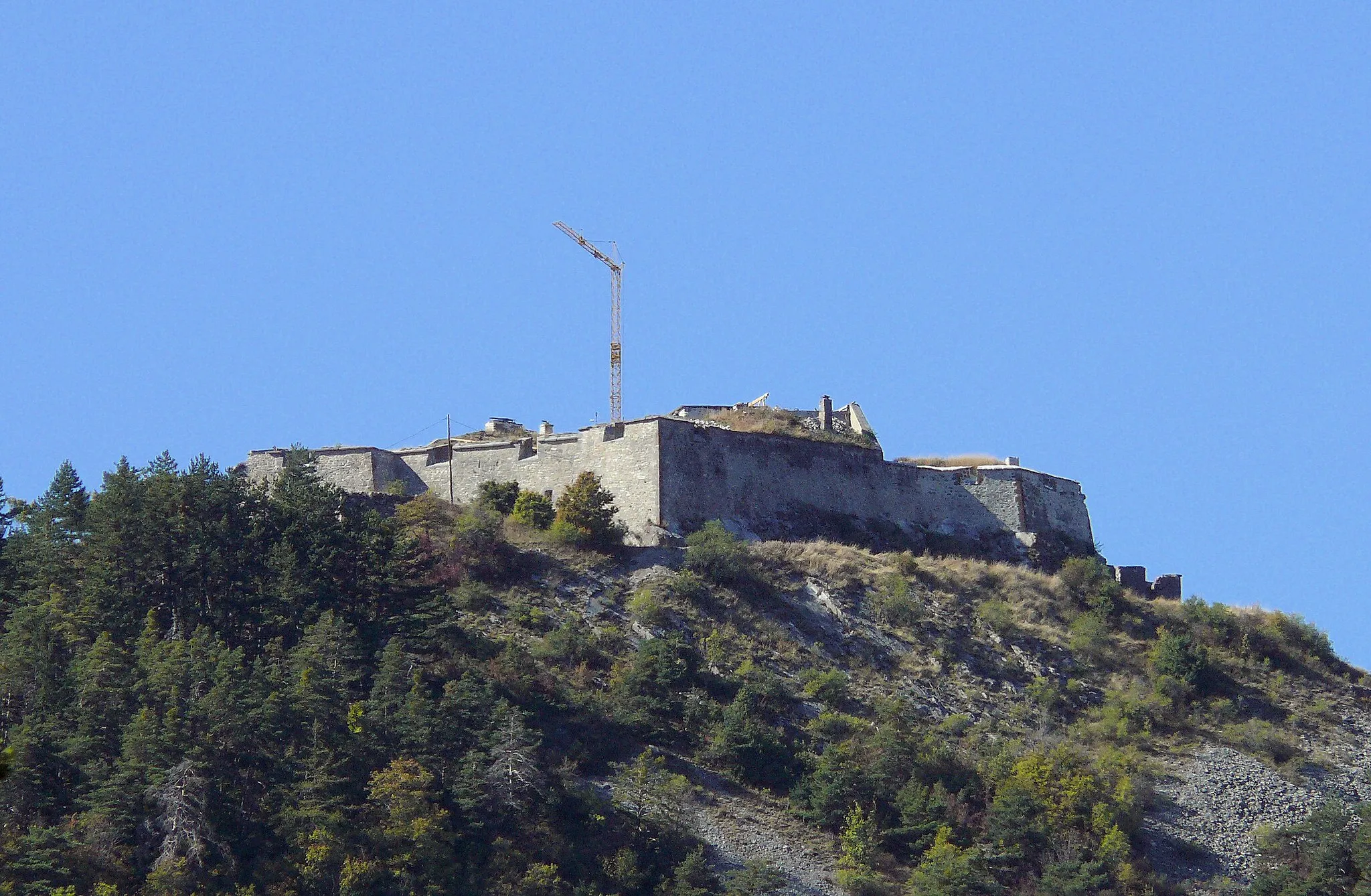 Photo showing: Saint-Vincent-les-Forts - Fort Joubert vu de la D900