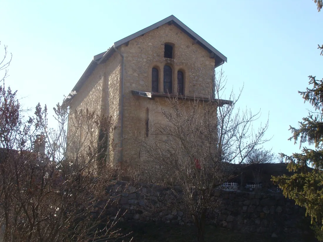 Photo showing: L'église de Saint-Auban-d'Oze (Hautes-Alpes) vue du village.