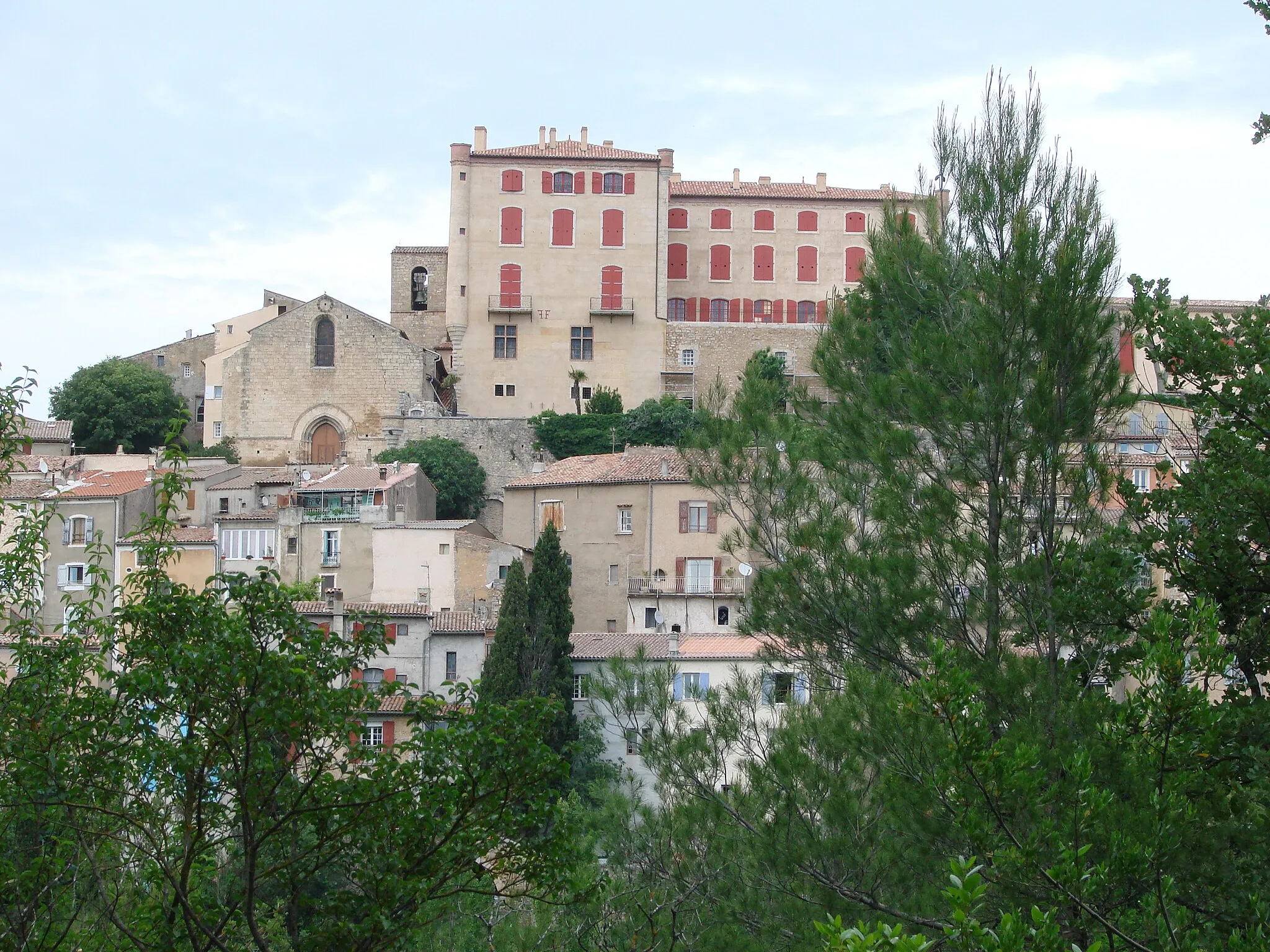 Photo showing: Chateau and village of La Verdiere, 83560 France