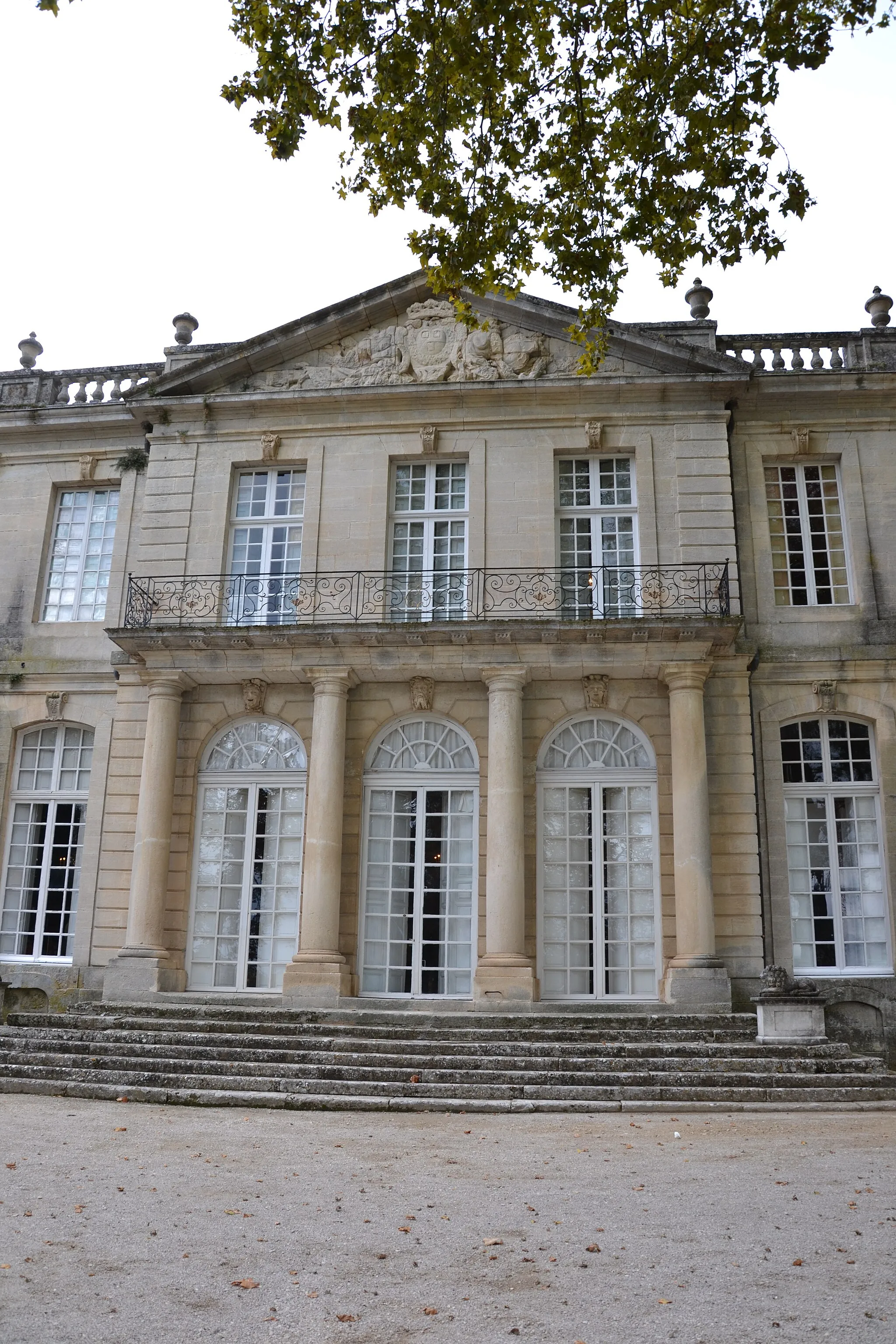 Photo showing: This building is indexed in the base Mérimée, a database of architectural heritage maintained by the French Ministry of Culture, under the reference PA00080414 .