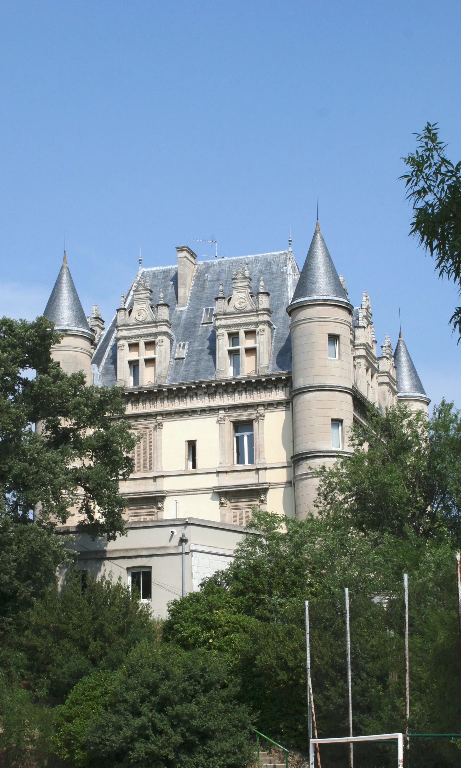 Photo showing: Château Régis situé au N° 59 avenue de Saint-Menet à Marseille.